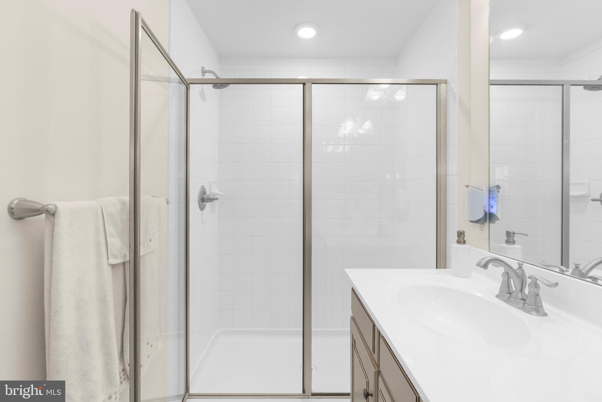 ORCHARD SQUARE - Residential