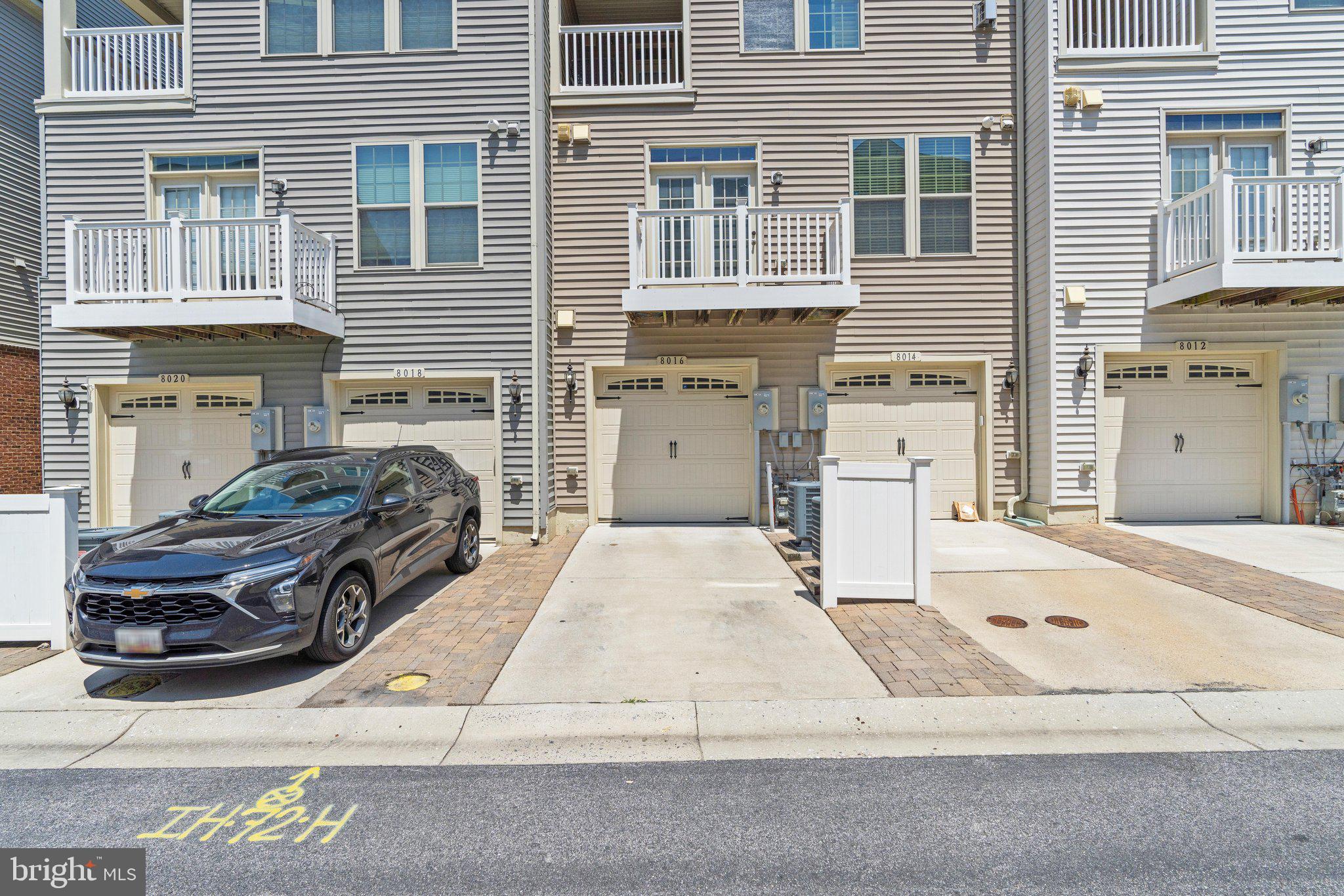 ORCHARD SQUARE - Residential