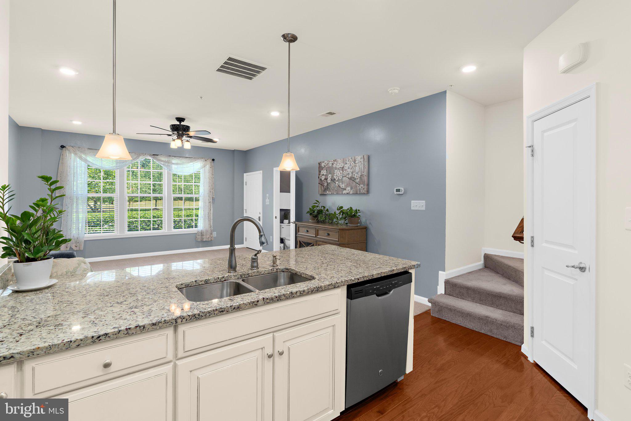 ORCHARD SQUARE - Residential