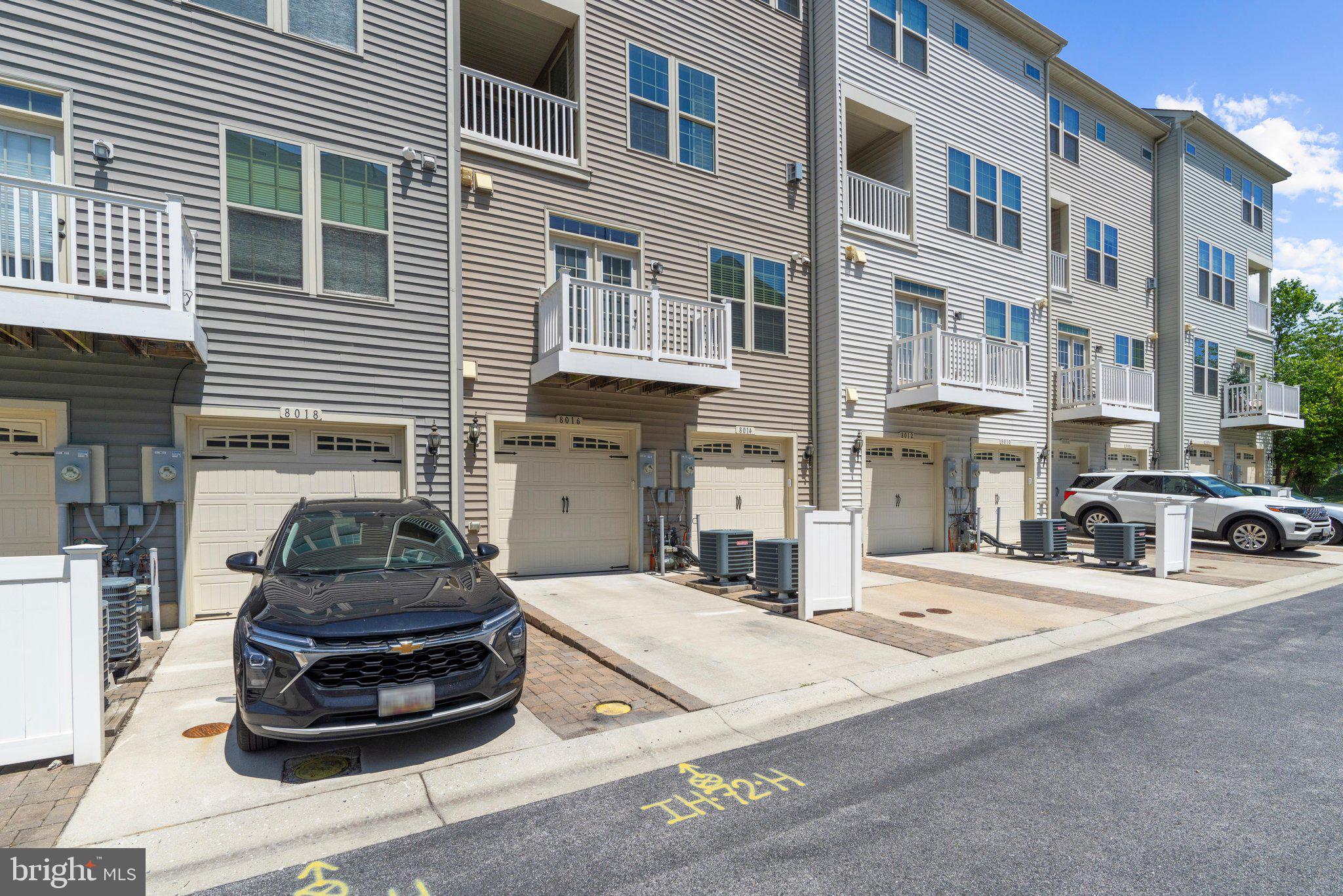 ORCHARD SQUARE - Residential