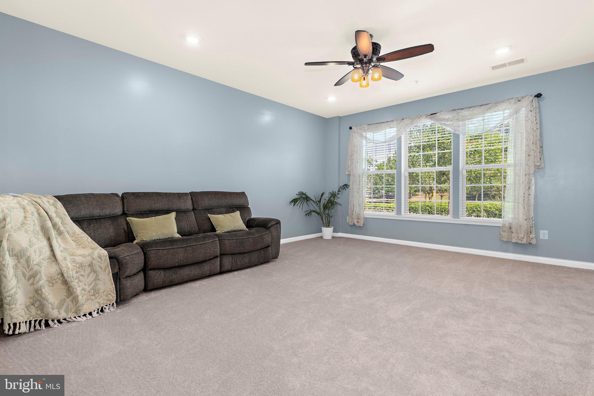 ORCHARD SQUARE - Residential