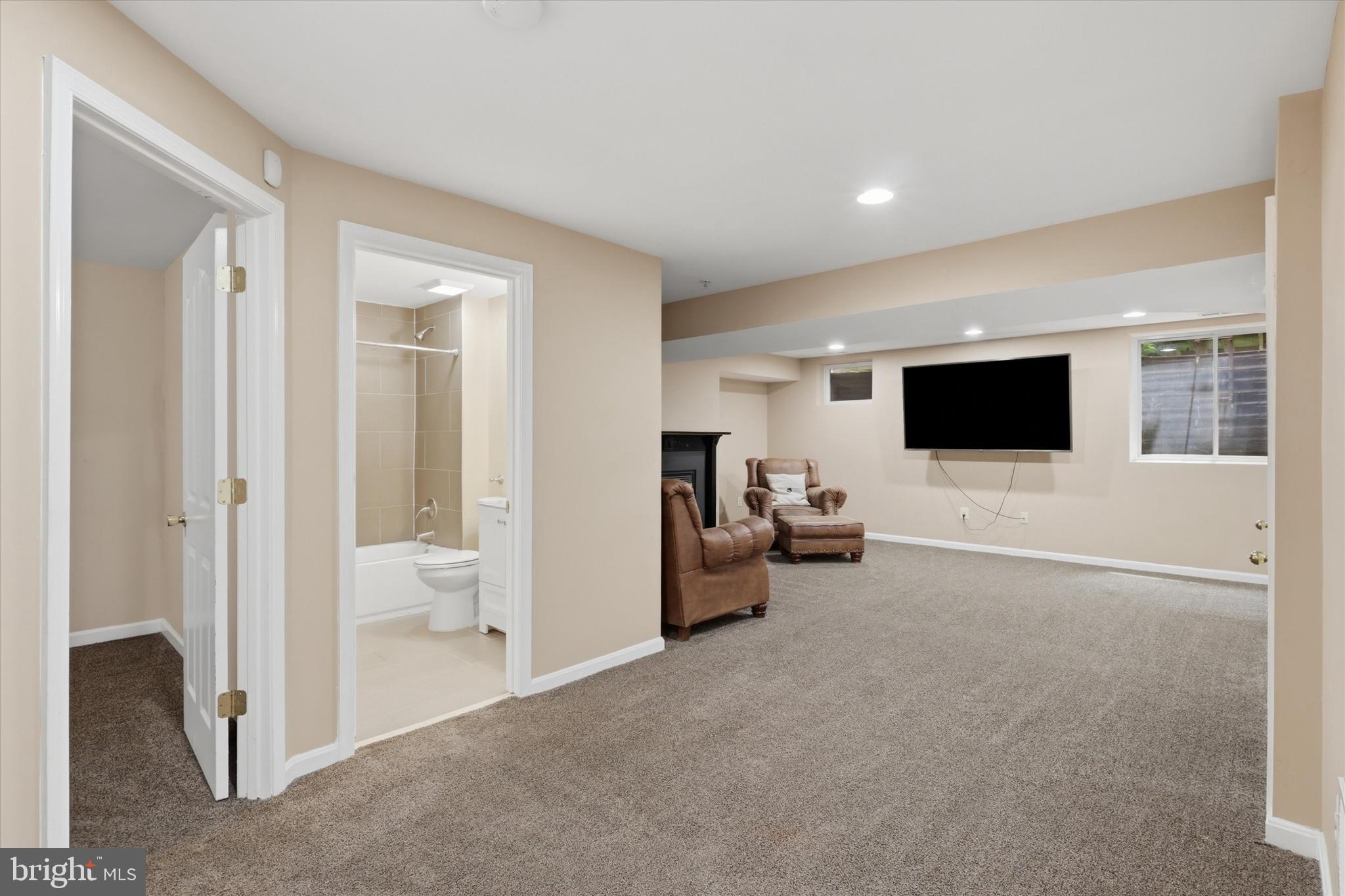 WILLOW BROOK - Residential