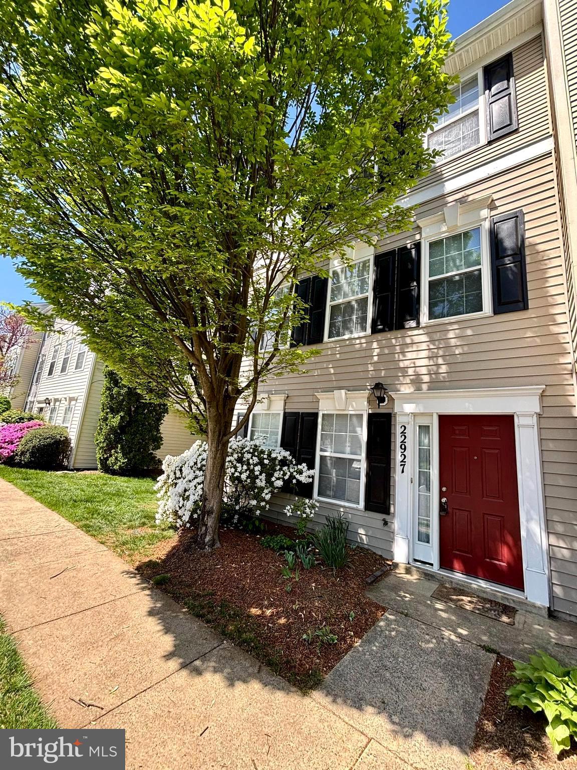 GROVEWOOD - Residential Lease