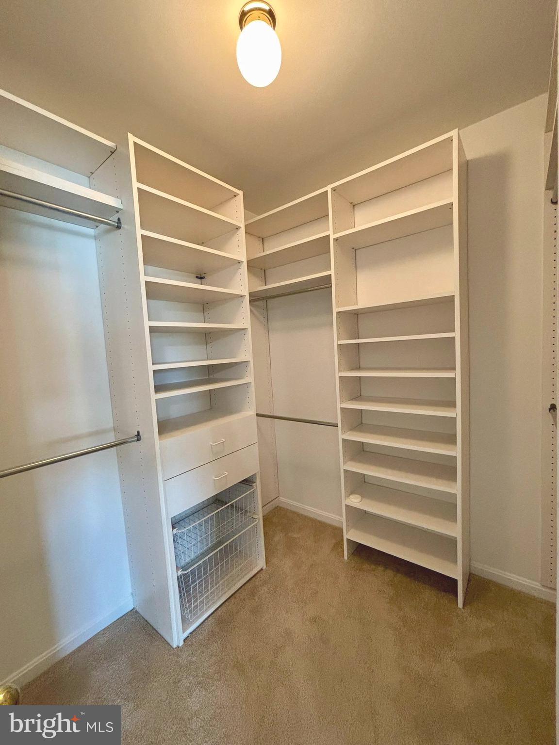 GROVEWOOD - Residential Lease