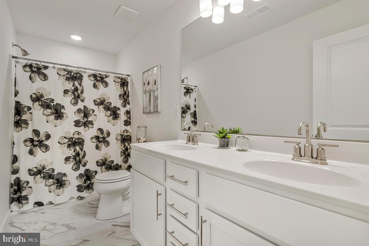 OYSTER HARBOR - Residential