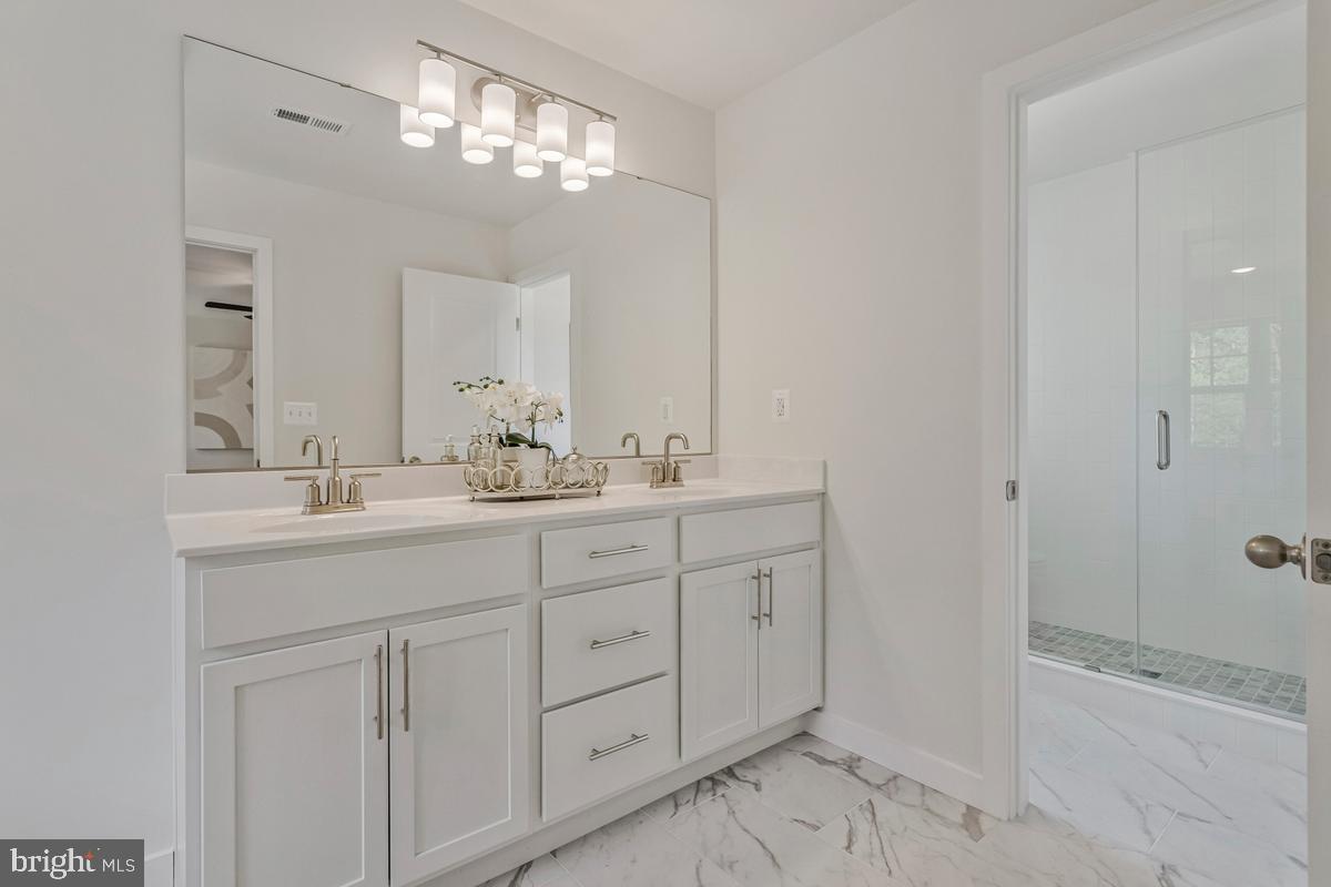 OYSTER HARBOR - Residential