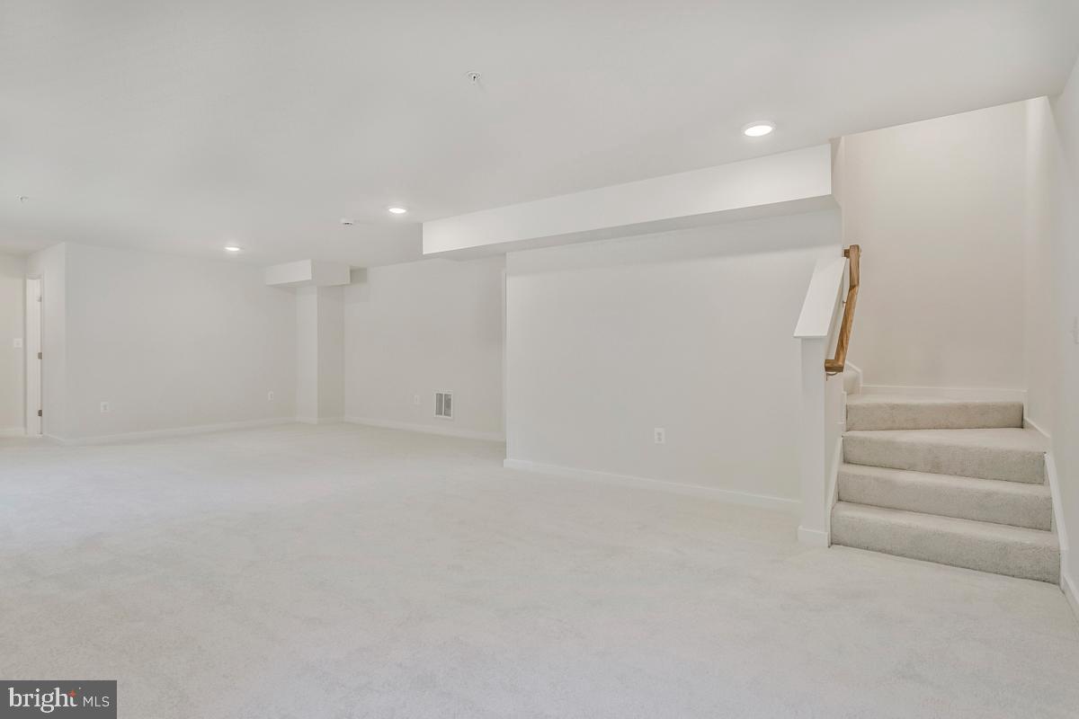 OYSTER HARBOR - Residential