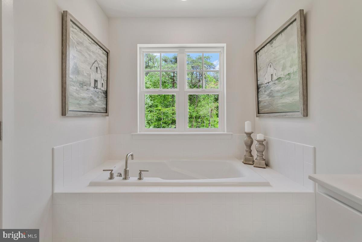 OYSTER HARBOR - Residential