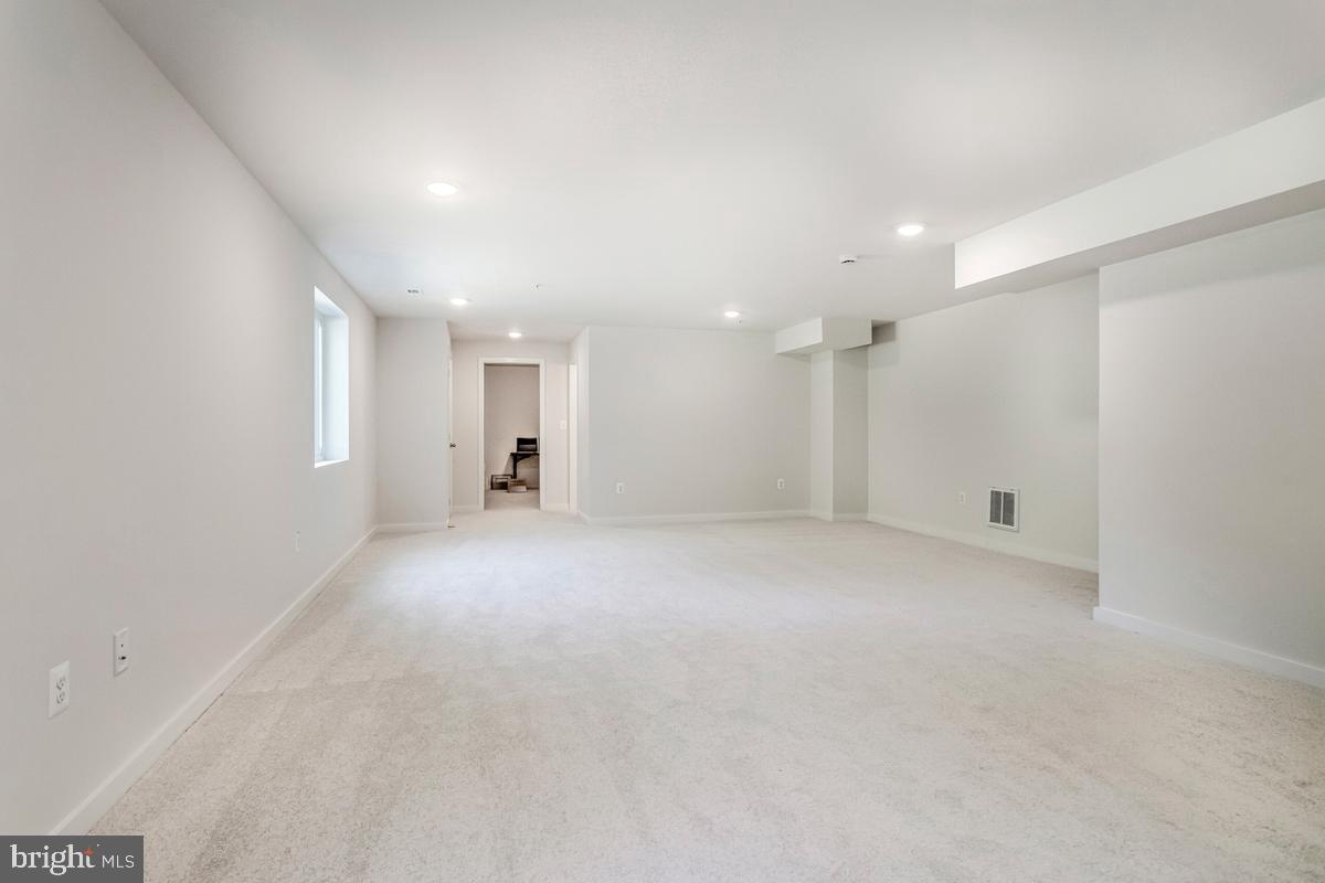 OYSTER HARBOR - Residential