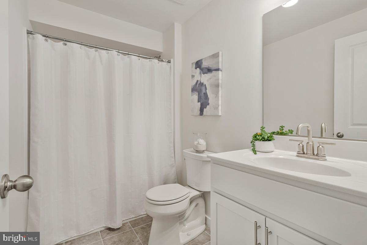 OYSTER HARBOR - Residential