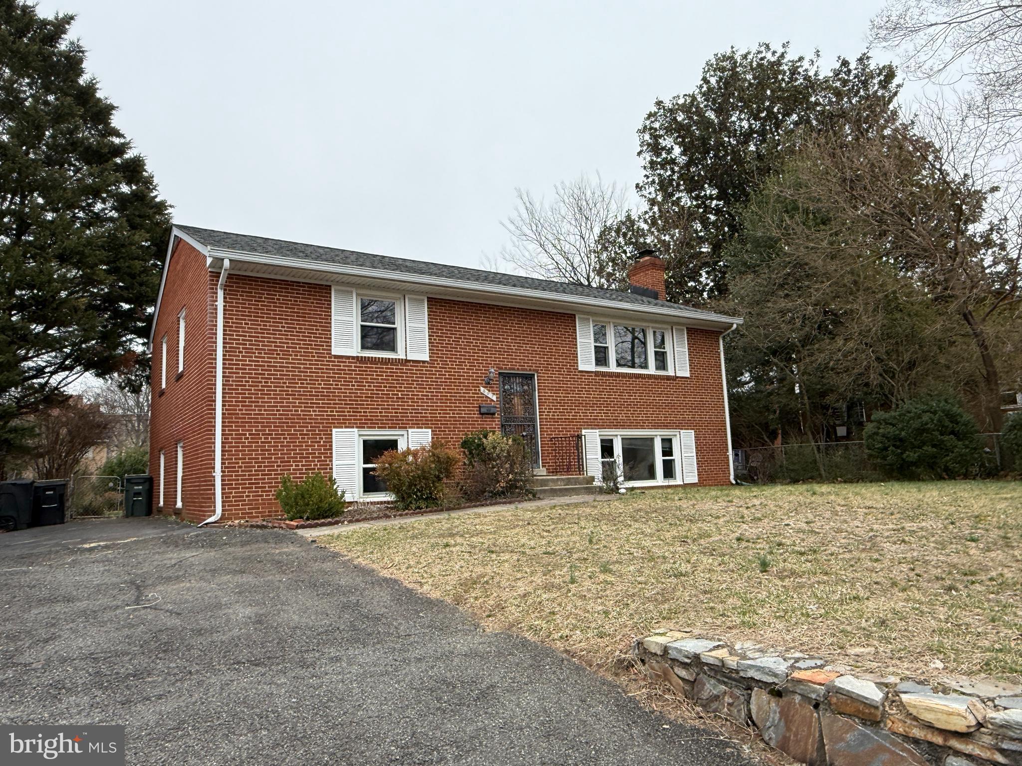 BRANDON VILLAGE - Residential