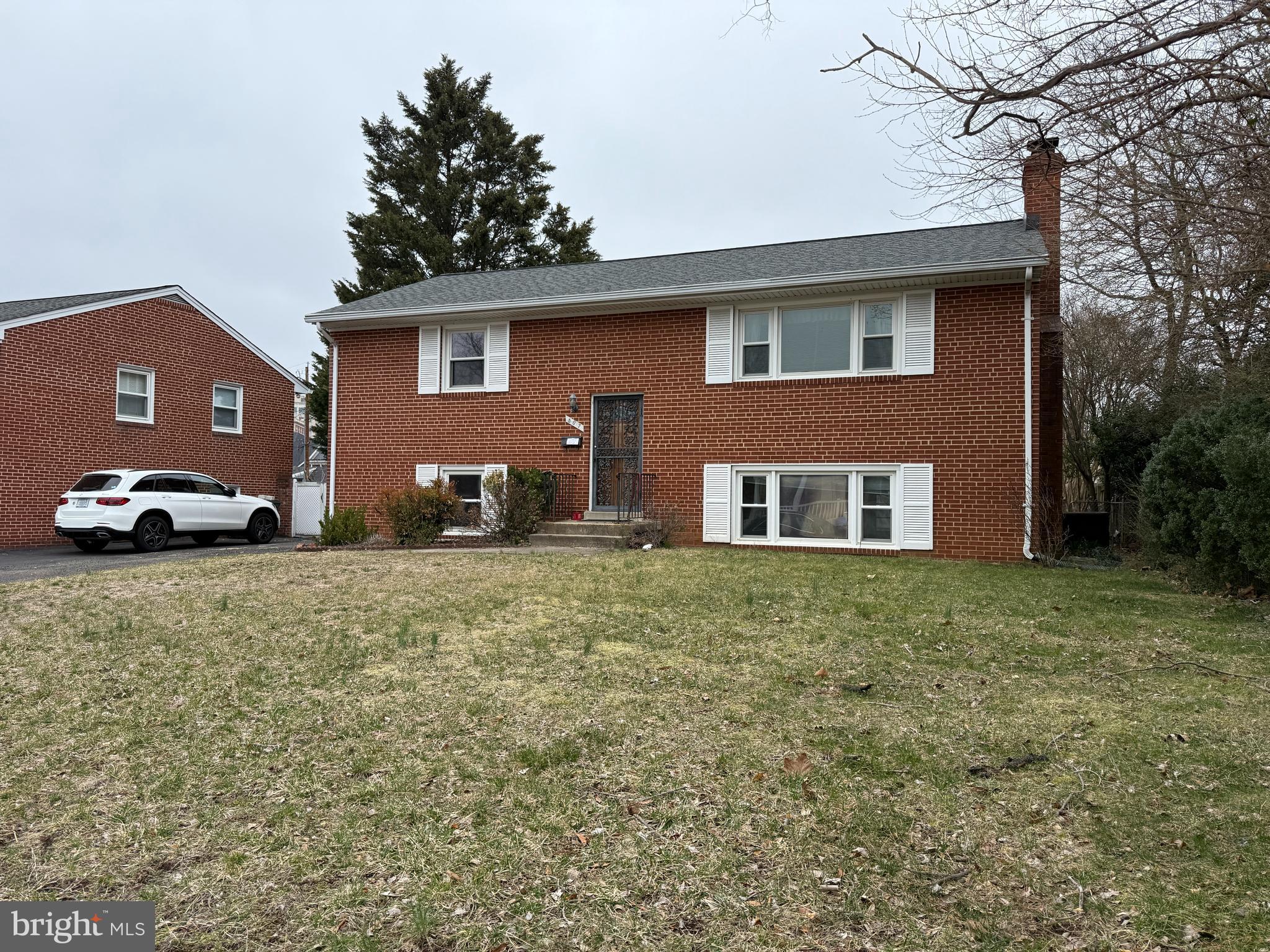 BRANDON VILLAGE - Residential
