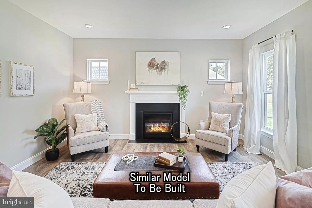 HICKORY POINTE - Residential