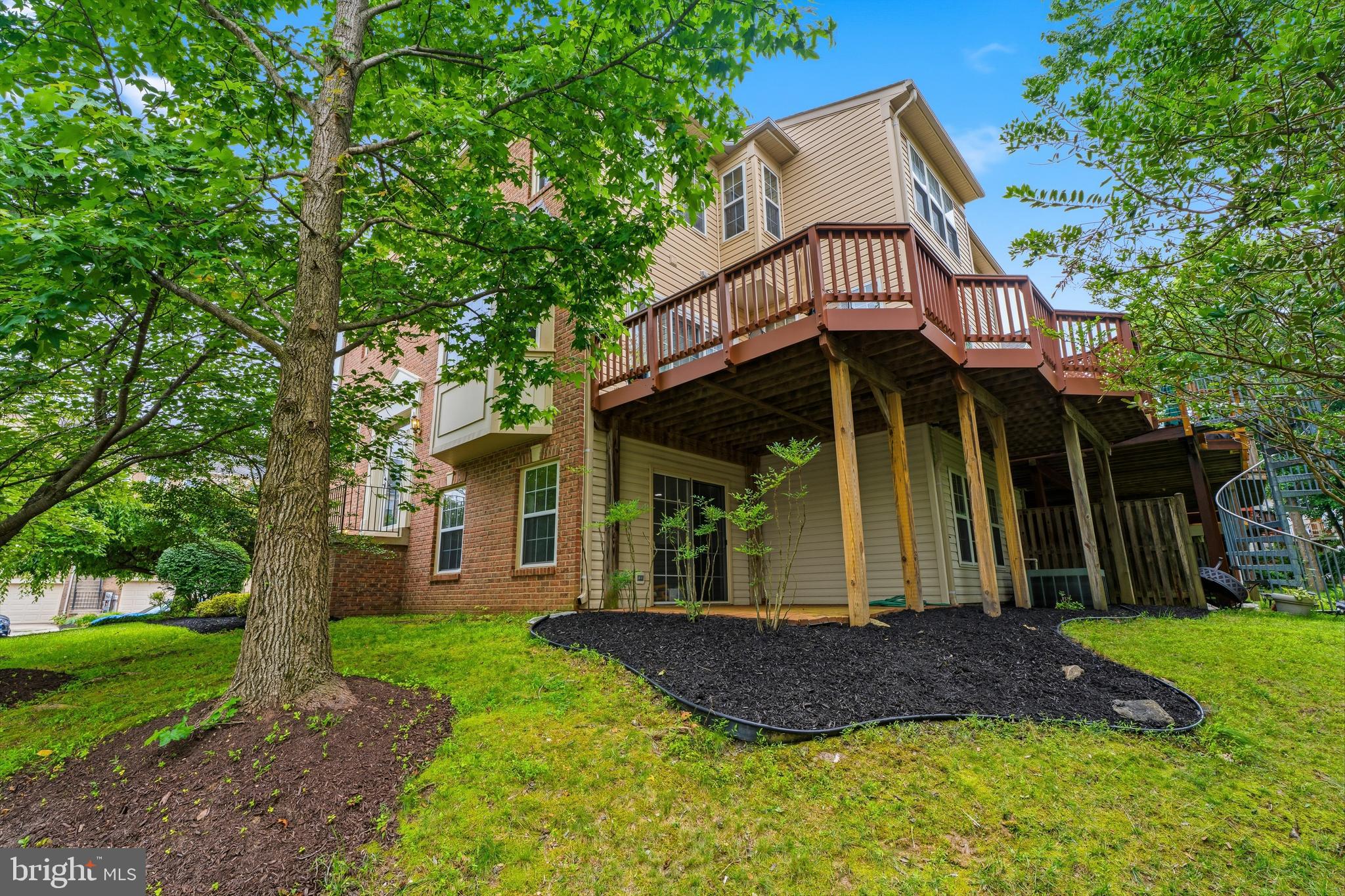 WAVERLY WOODS - Residential
