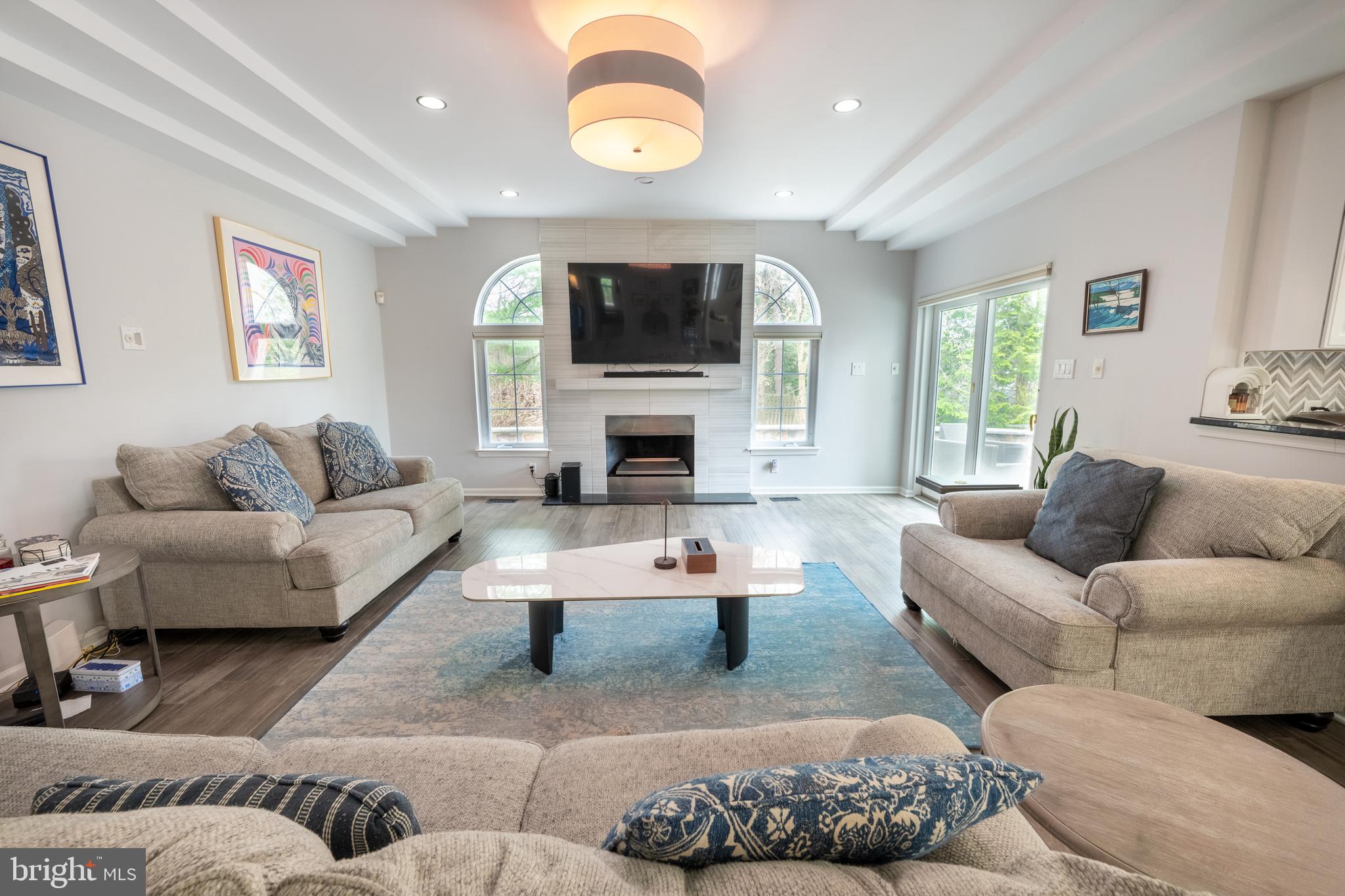 SPRING MILL - Residential