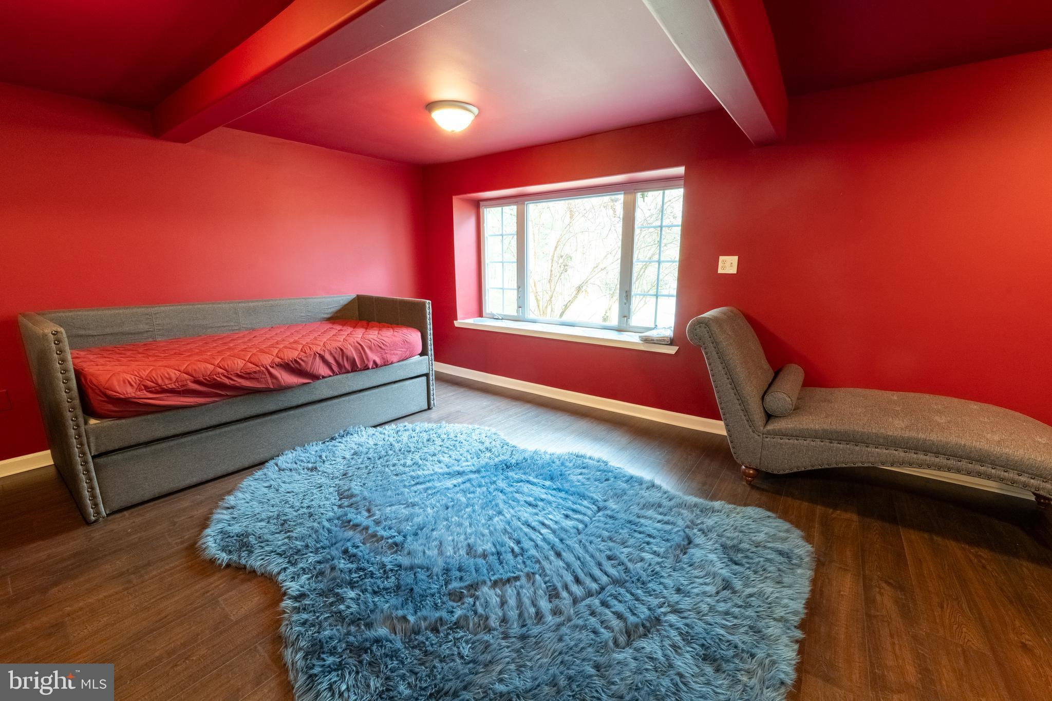 SPRING MILL - Residential