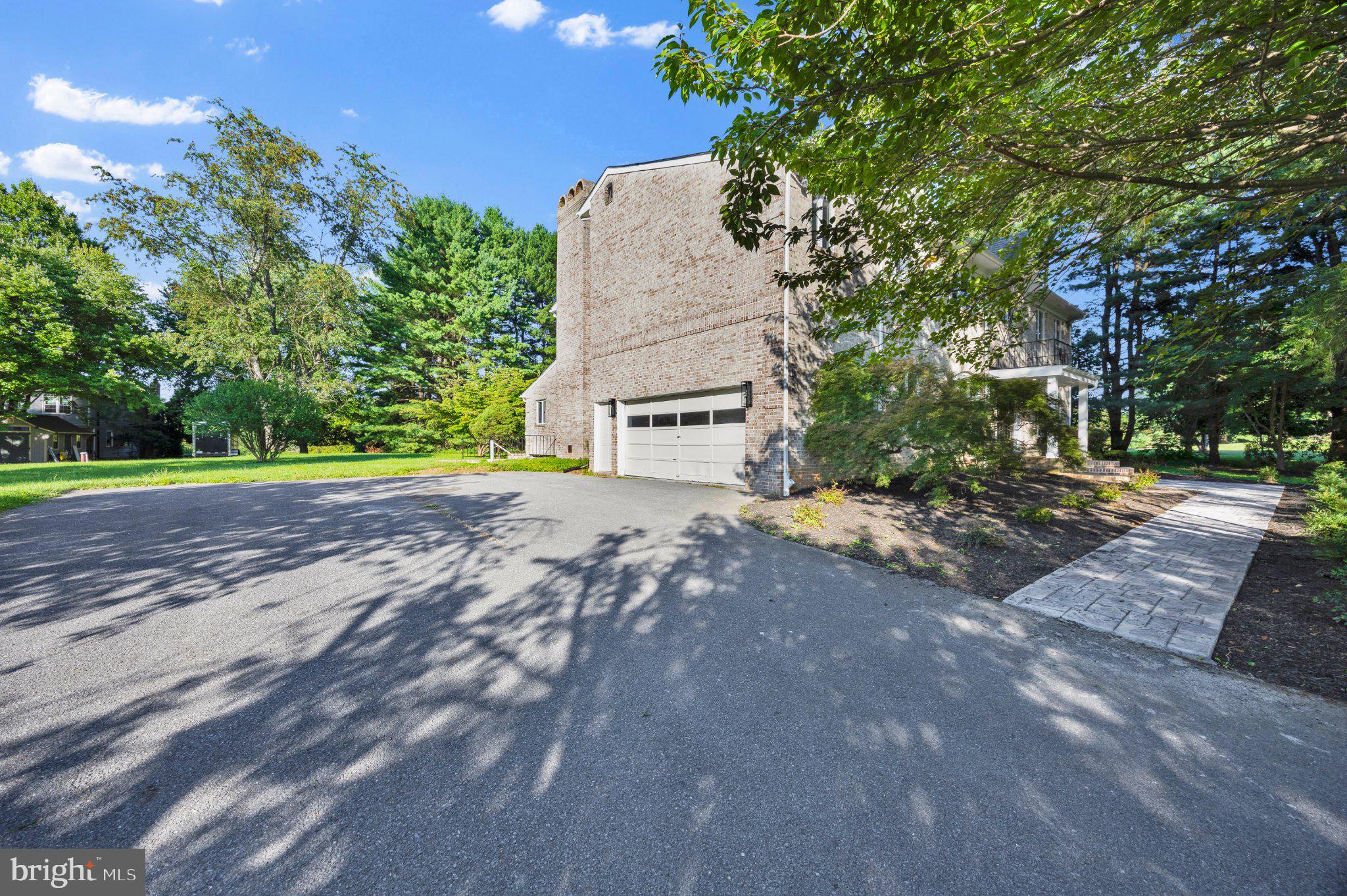 BURNHAM HILLS - Residential
