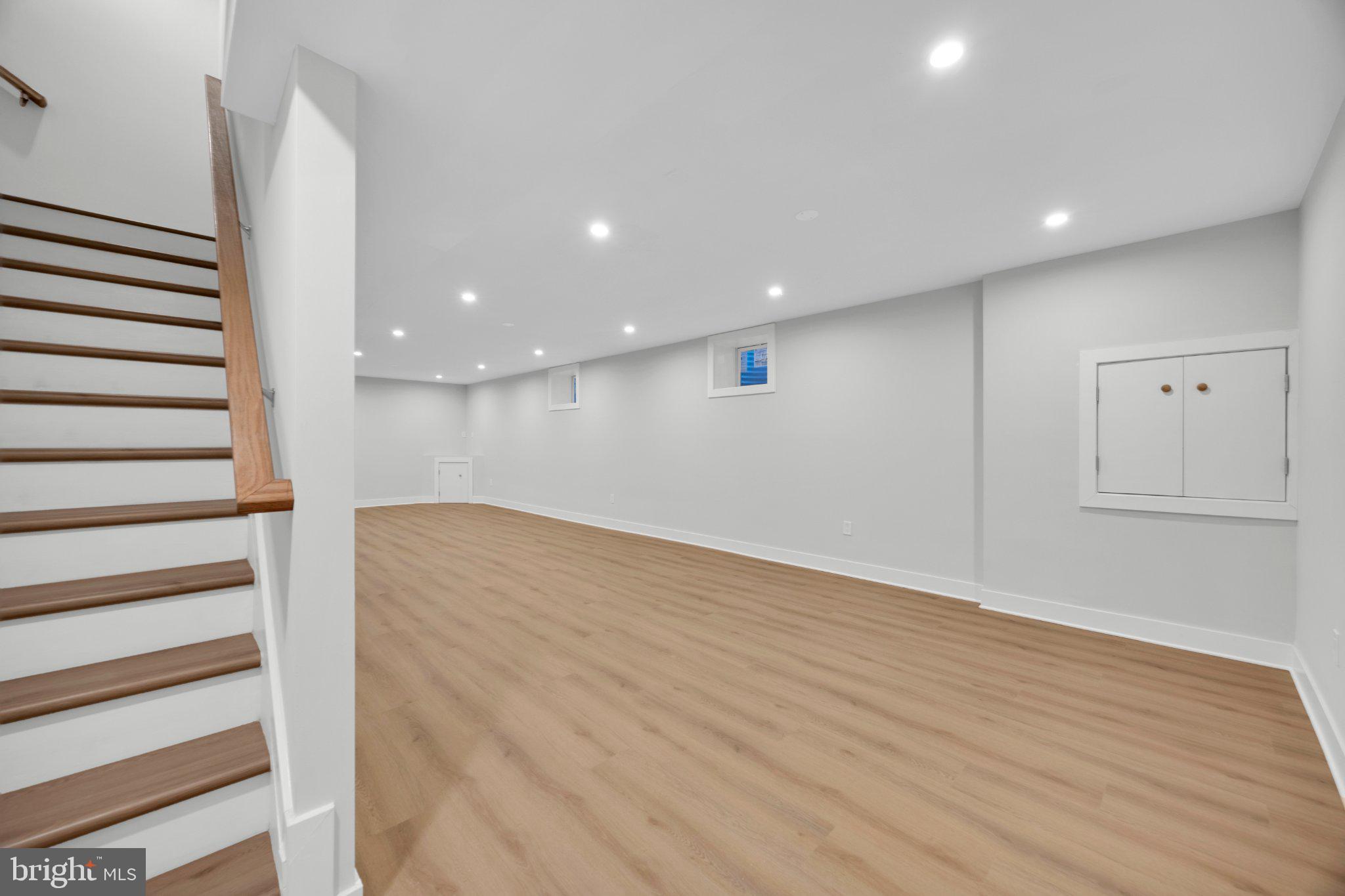 BURNHAM HILLS - Residential