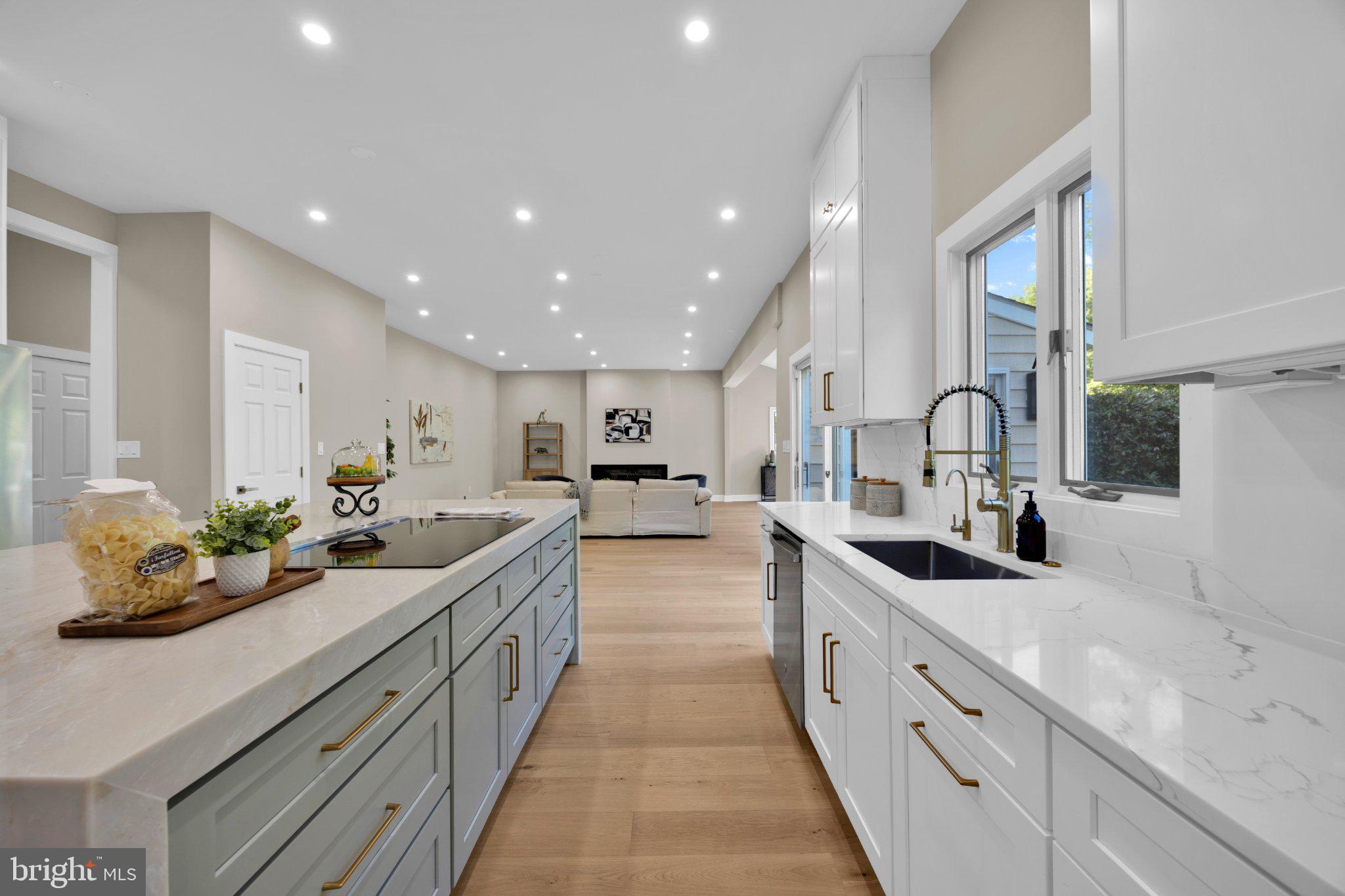 BURNHAM HILLS - Residential