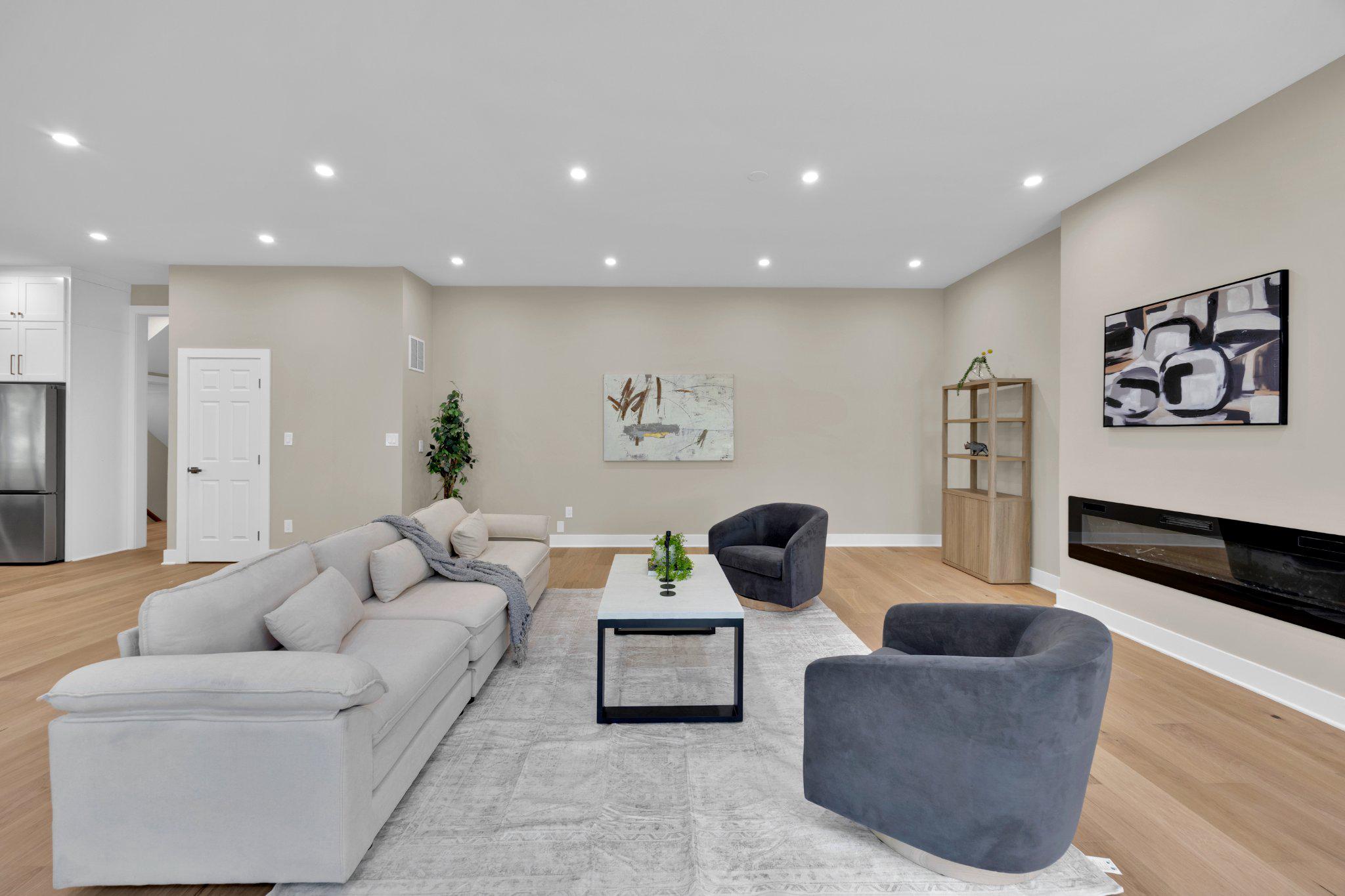 BURNHAM HILLS - Residential