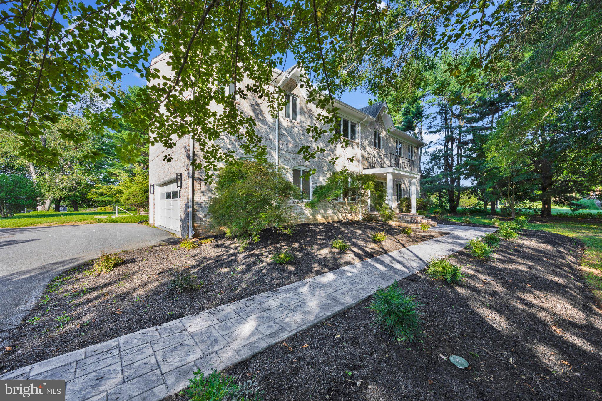 BURNHAM HILLS - Residential