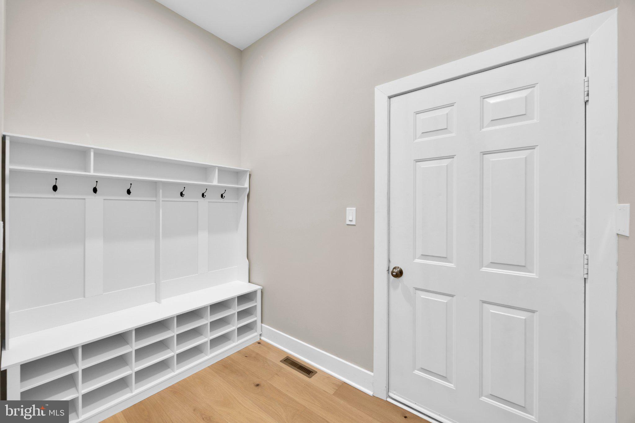 BURNHAM HILLS - Residential