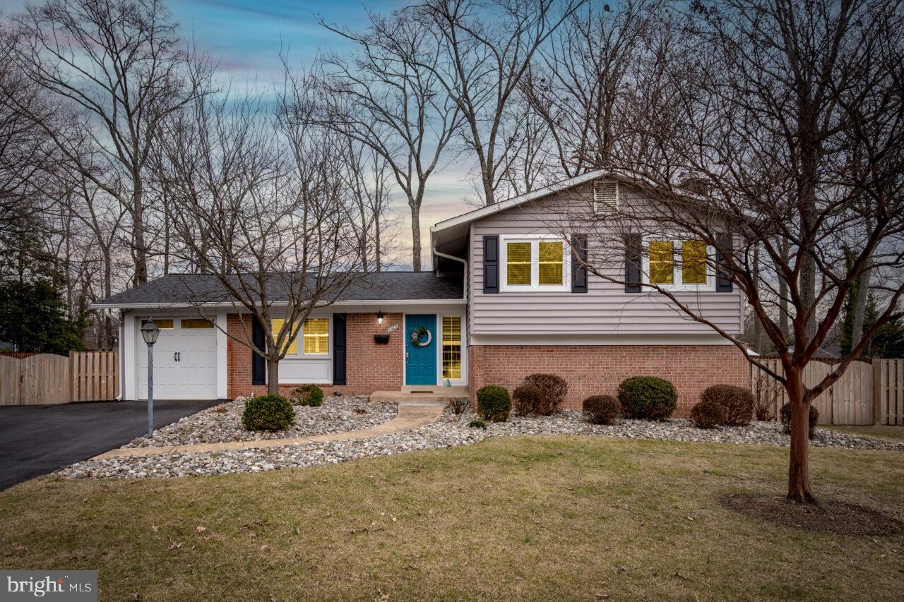 Charming Vienna home in sought after Stonewall Manor community.  4 bedrooms 3 full baths located on a half acre in one of Vienna's most sought after neighborhoods.  Huge fully fenced in back yard is great for entertaining.  The garage and over sized driveway provide plenty of parking.   Commuters dream with easy access to major routes like 495, 66, route 50 and route 123.  Short walk to the W&OD trail.  Just a few minutes from the restaurants and shops of Tysons Corner, the mosaic district and downtown Vienna.  Feeds into the coveted Marshall High School Pyramid