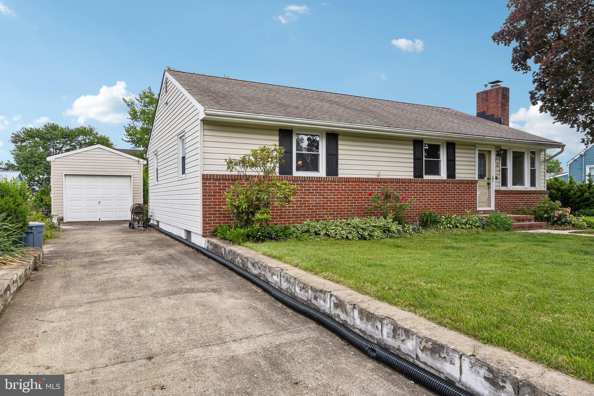 ARUNDEL GARDENS - Residential