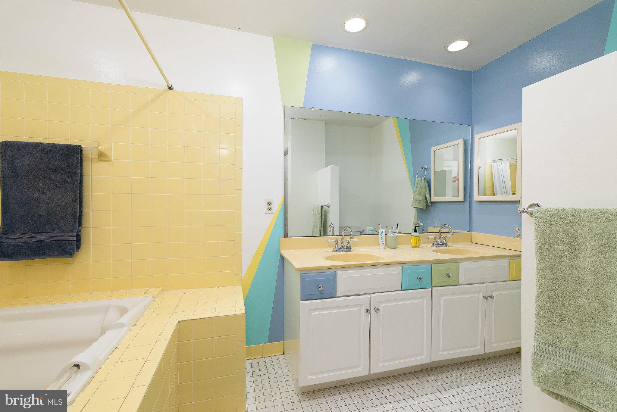 OAKMONT - Residential