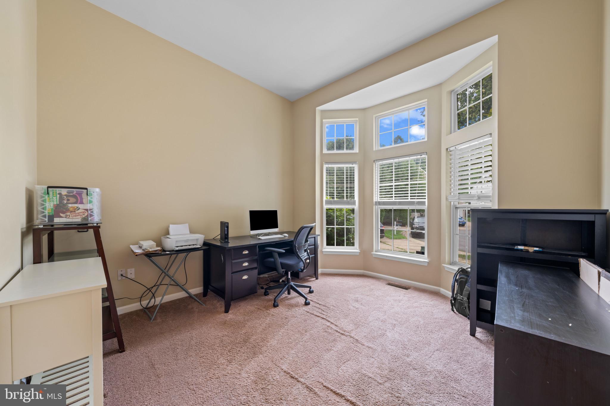 BROAD RUN OAKS - Residential