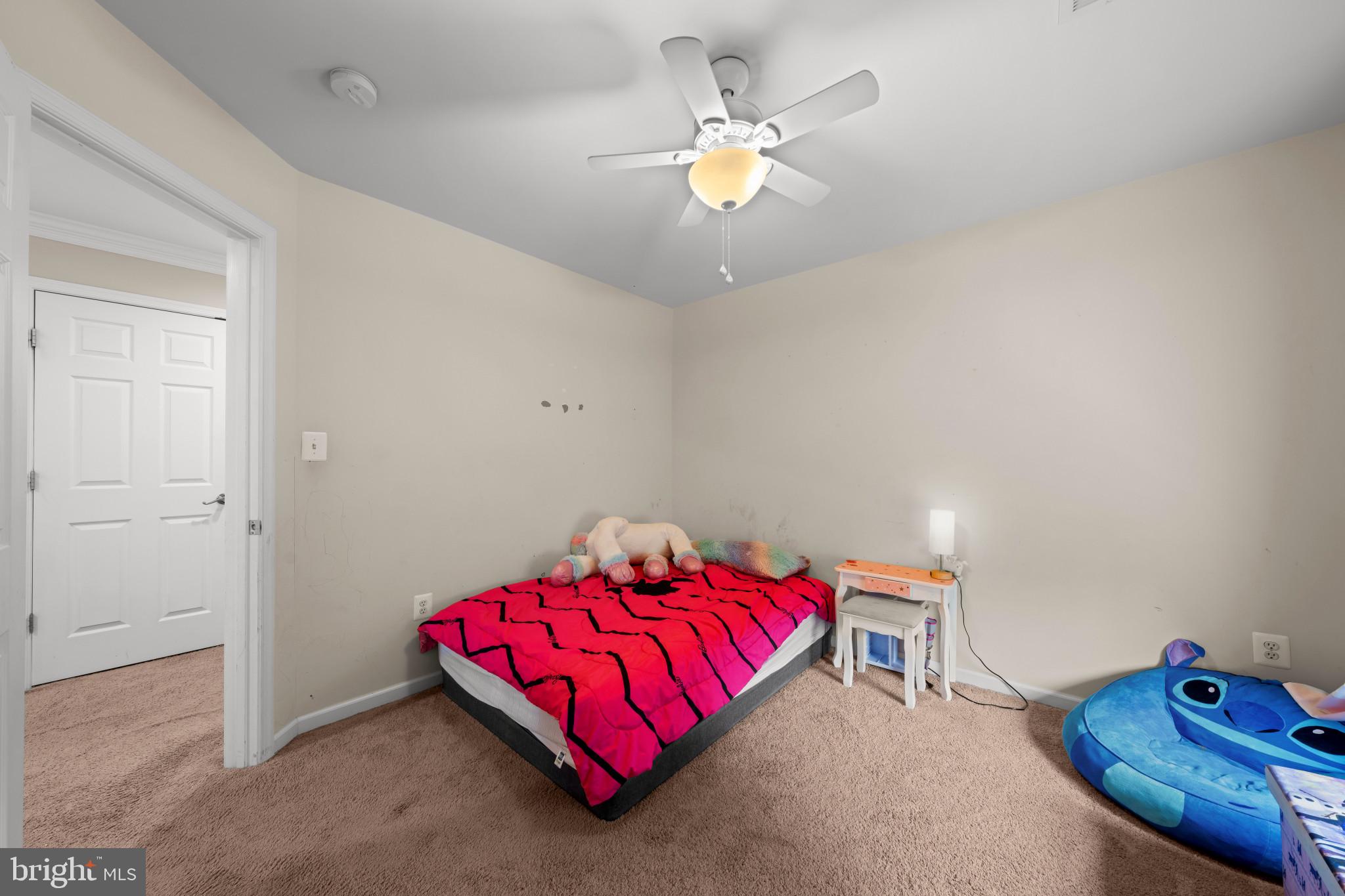 BROAD RUN OAKS - Residential