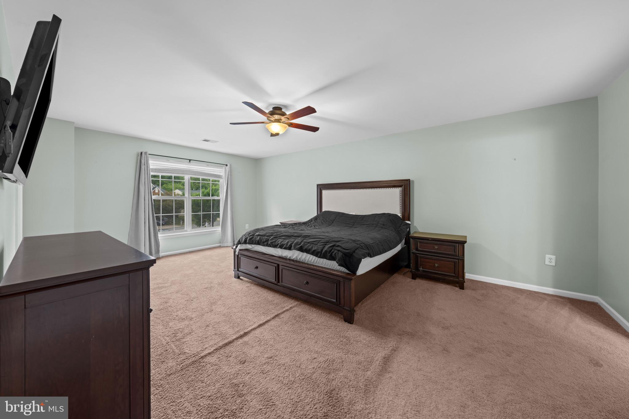 BROAD RUN OAKS - Residential
