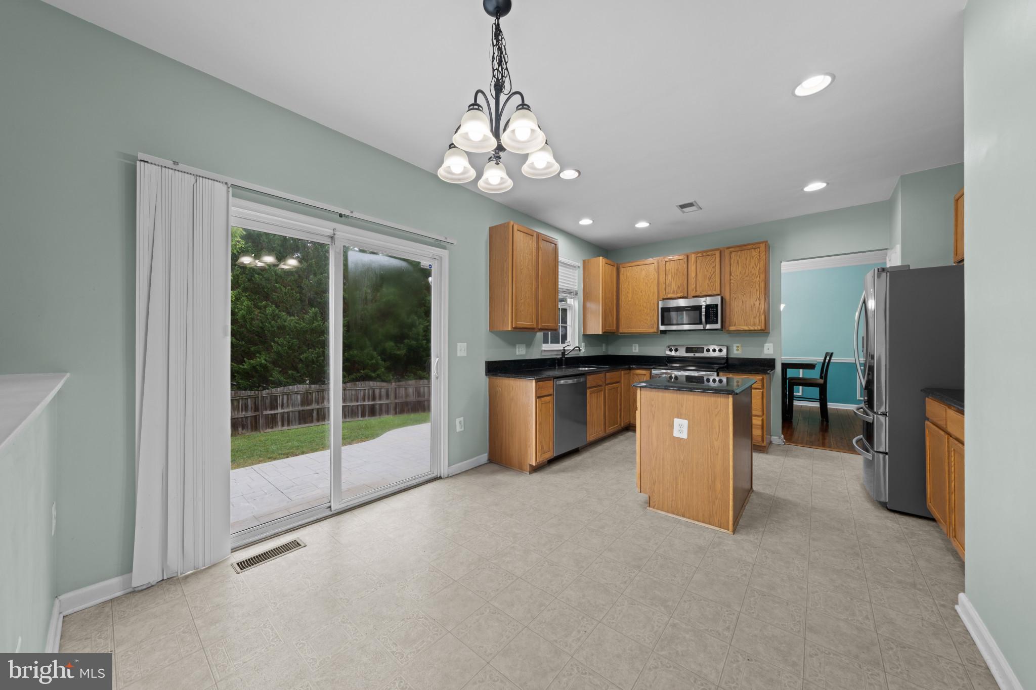 BROAD RUN OAKS - Residential