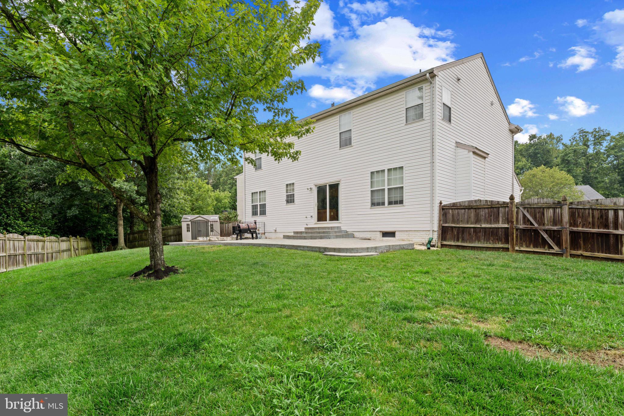BROAD RUN OAKS - Residential