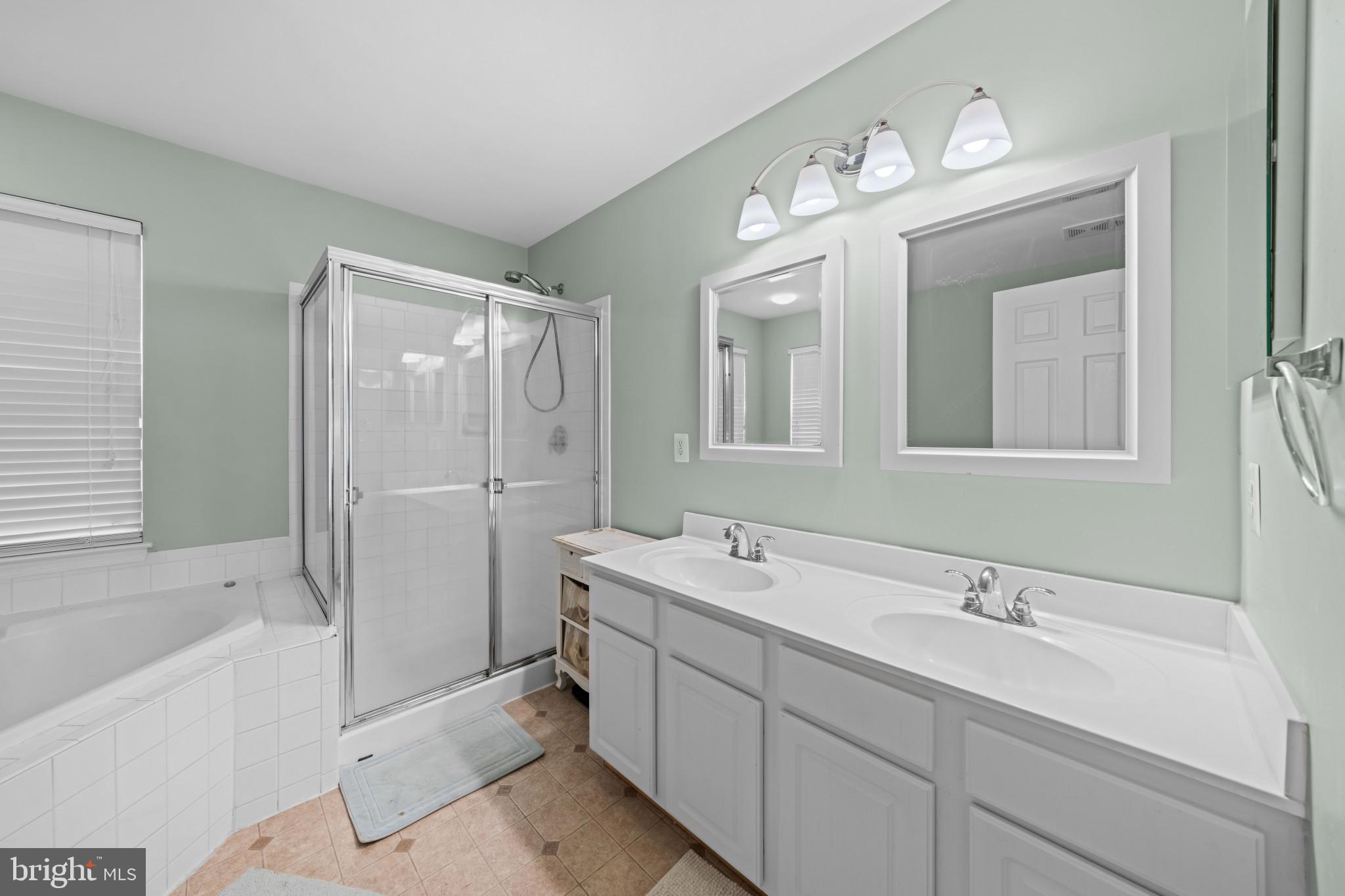 BROAD RUN OAKS - Residential