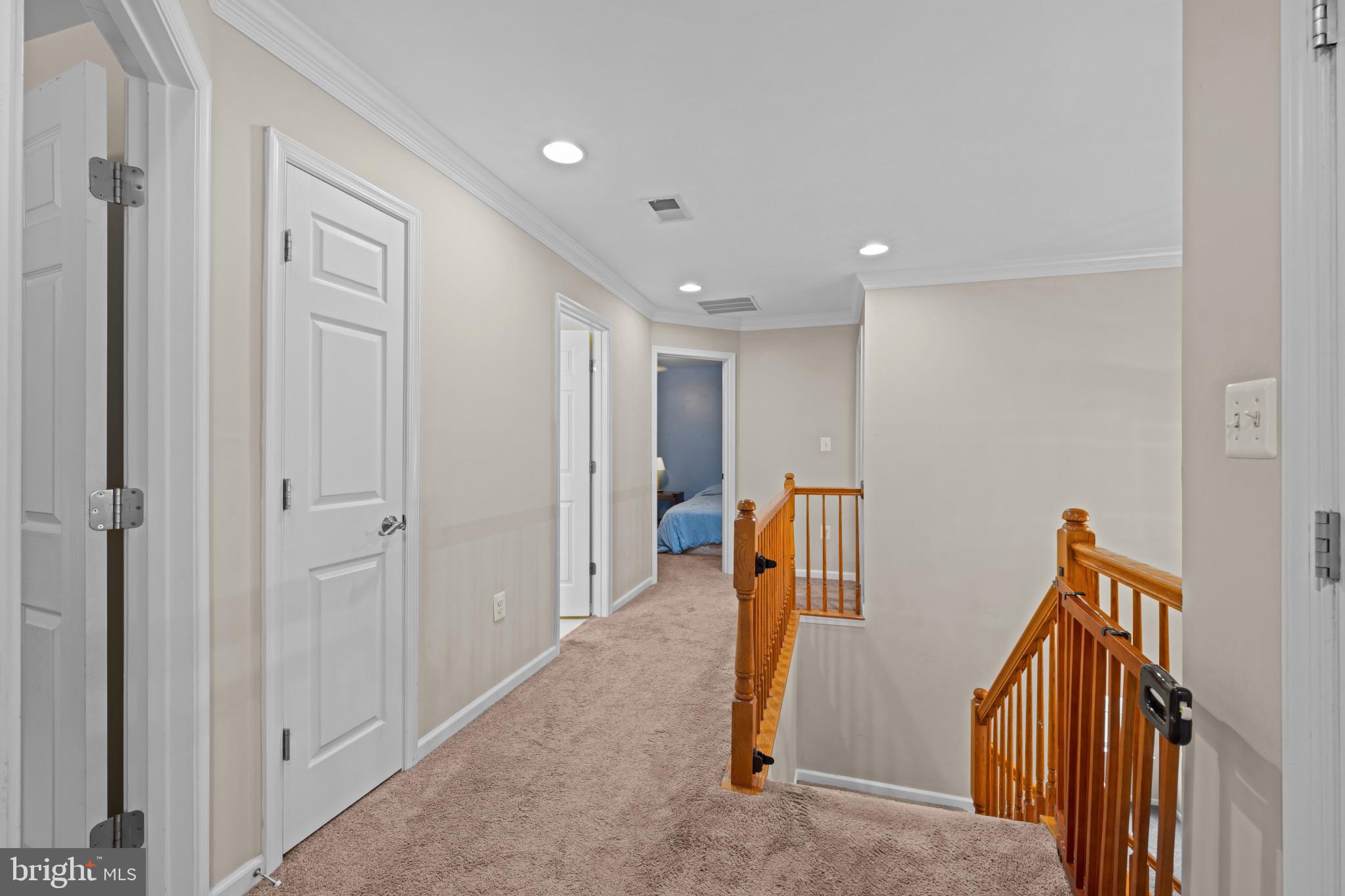 BROAD RUN OAKS - Residential