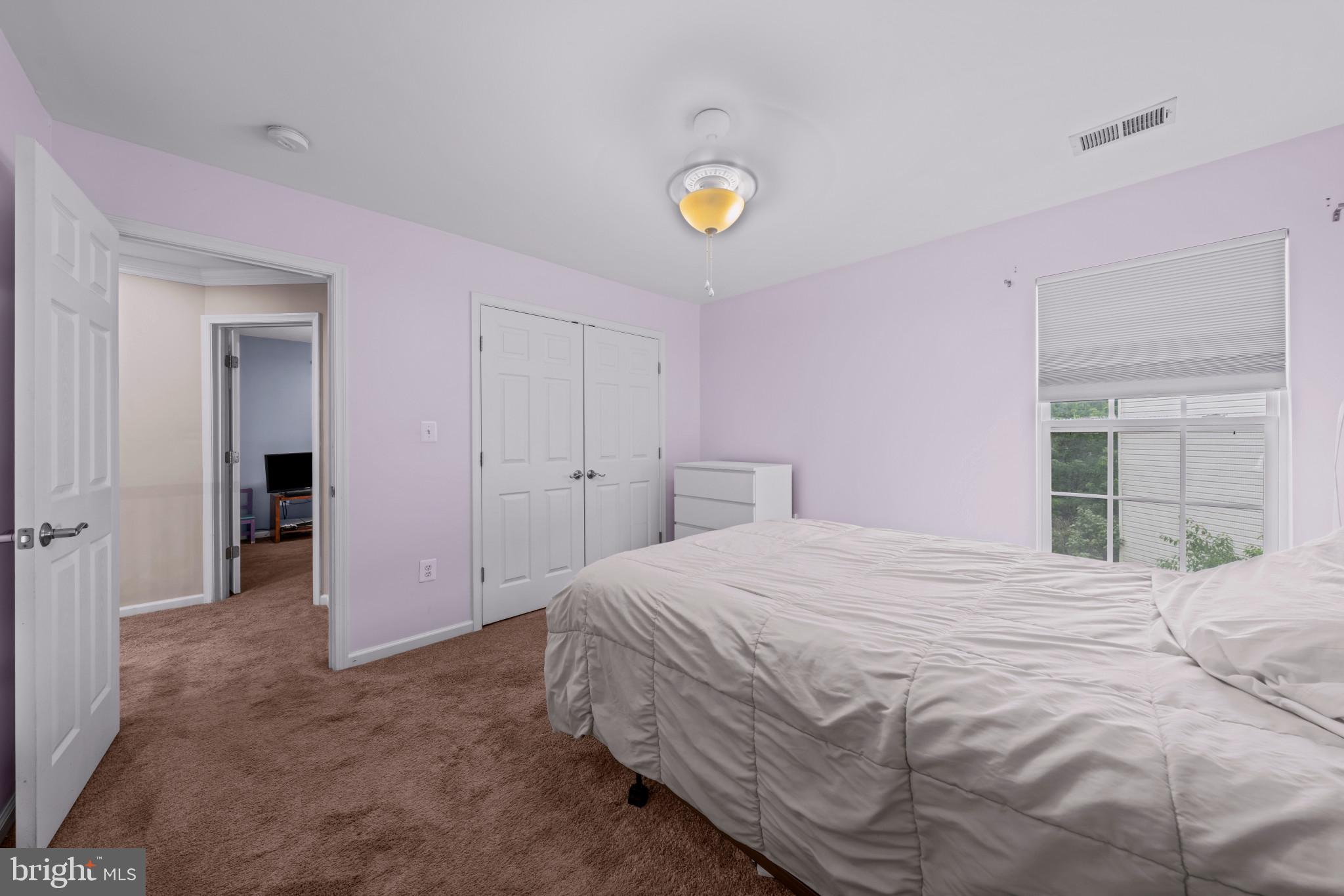 BROAD RUN OAKS - Residential