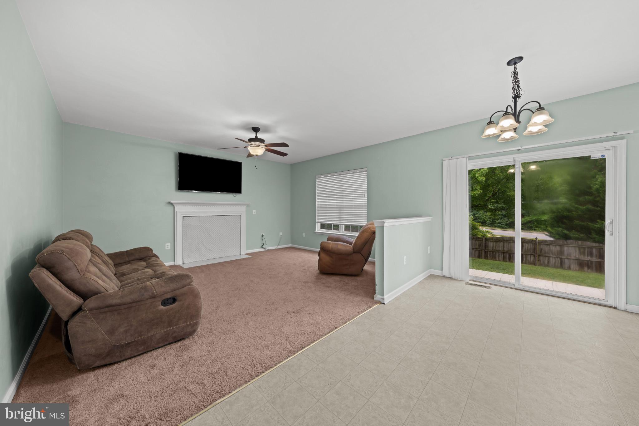 BROAD RUN OAKS - Residential