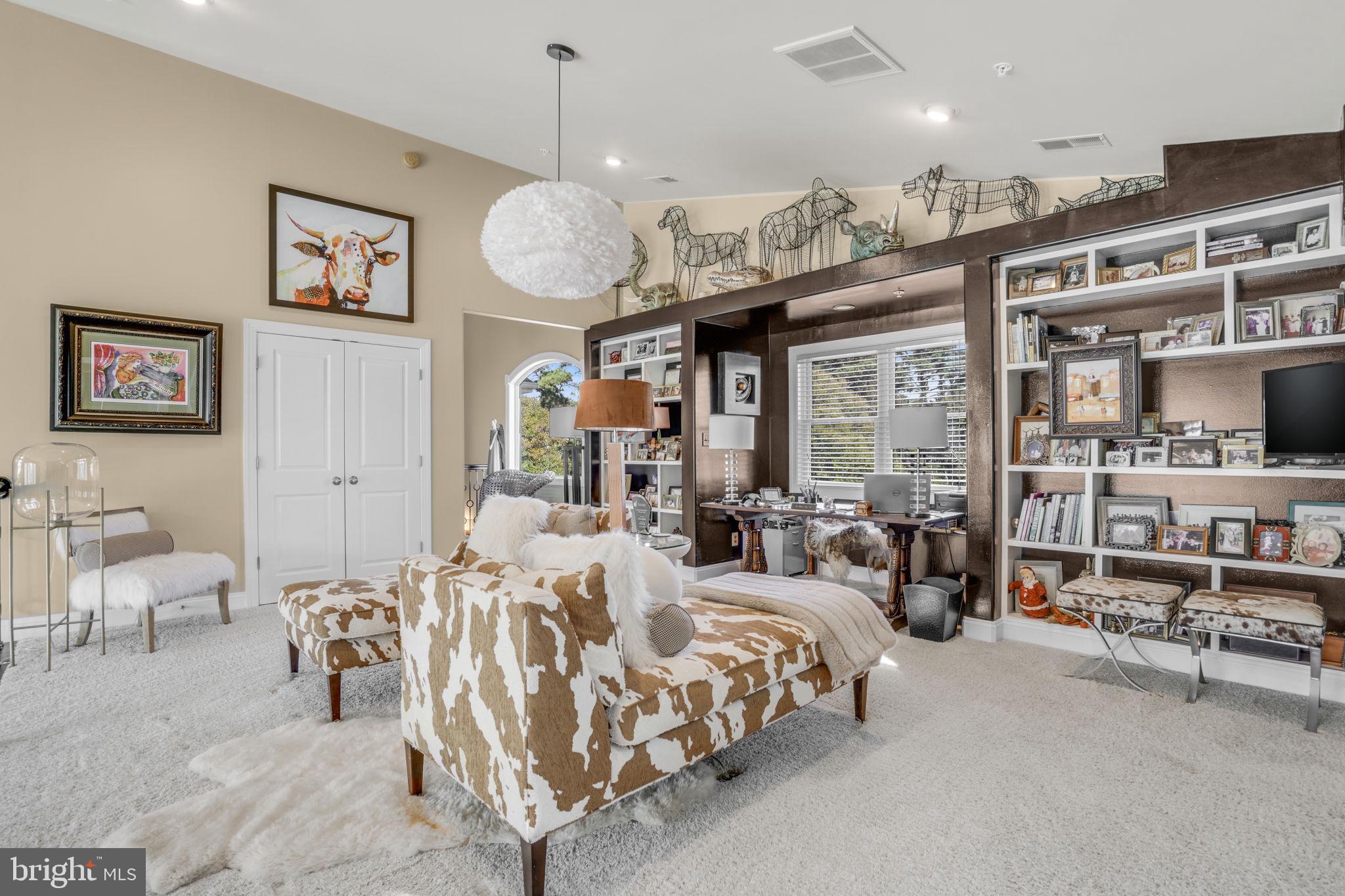 SOUTH POINT FARMS - Residential