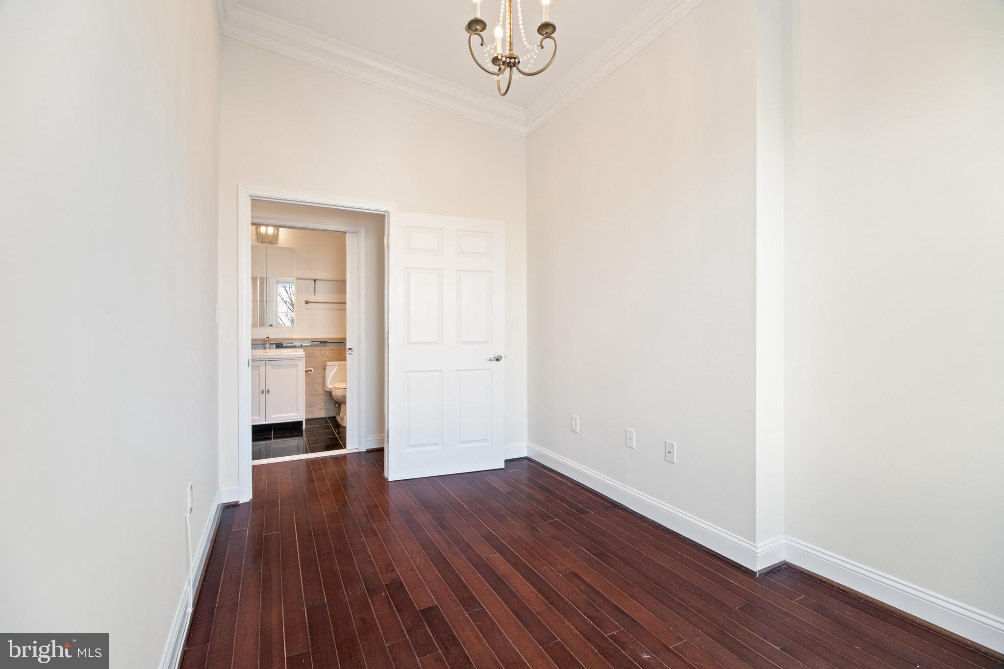 CAPITOL HILL - Commercial Sale