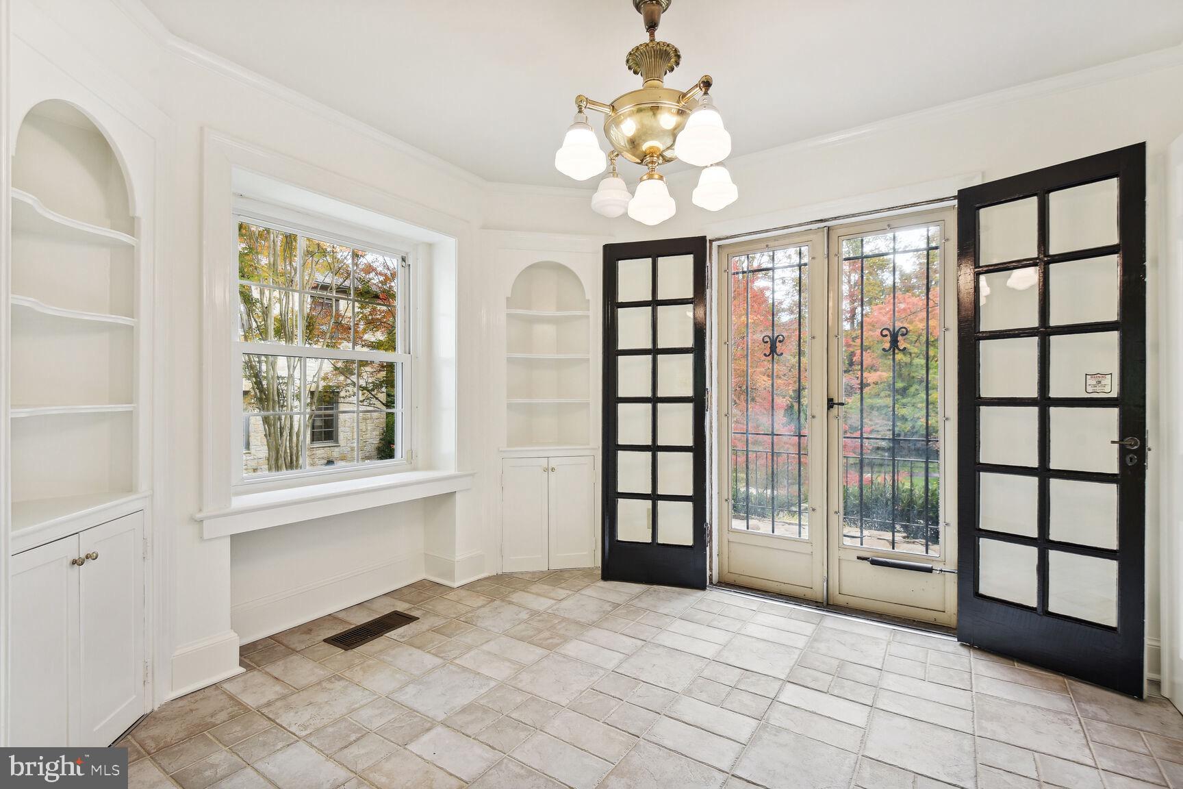SPRING VALLEY - Residential