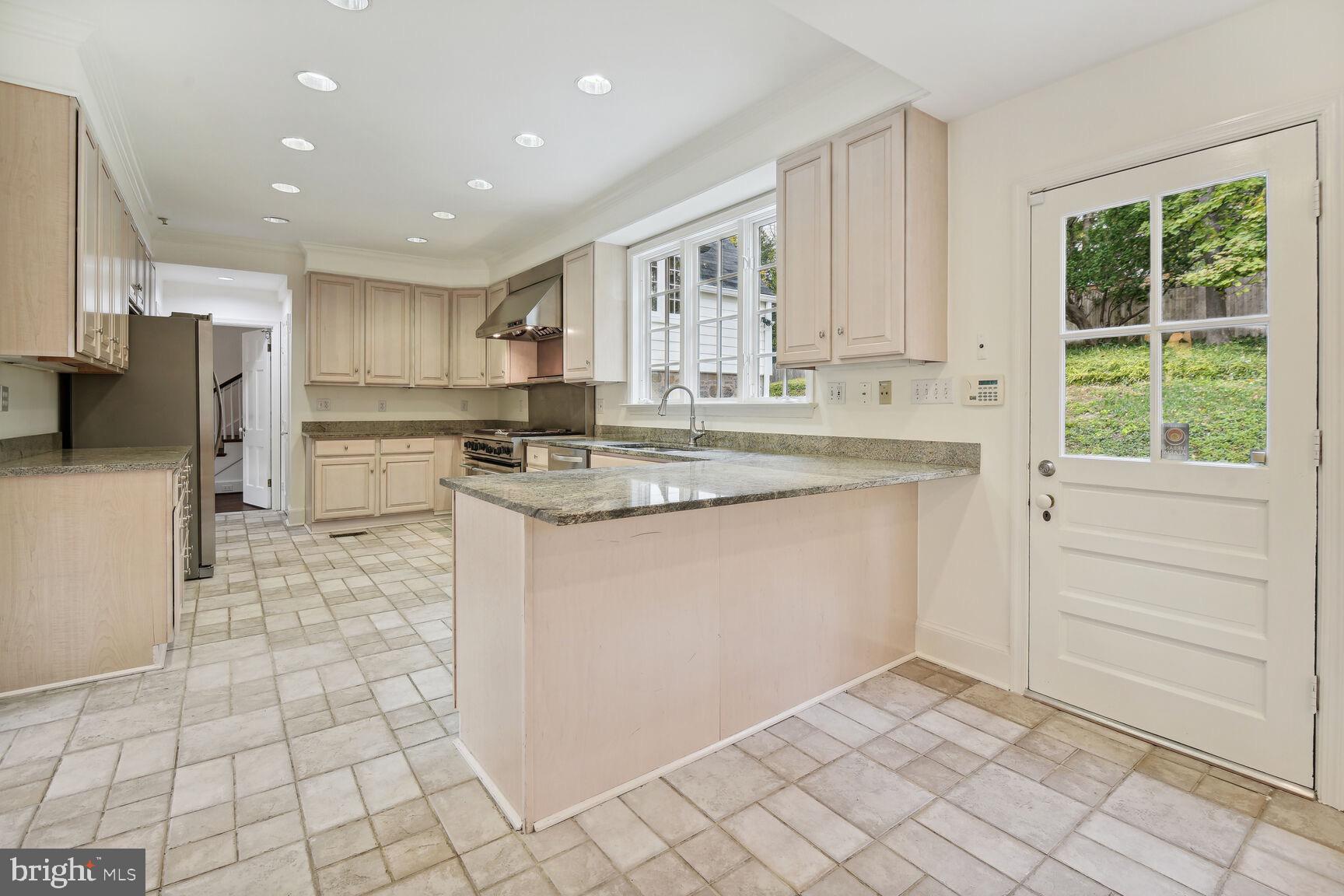 SPRING VALLEY - Residential