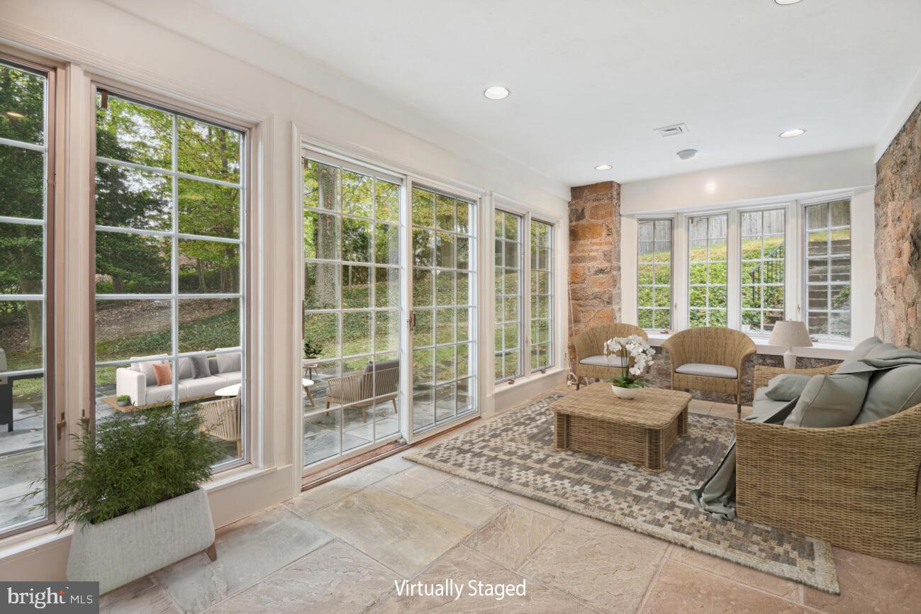 SPRING VALLEY - Residential