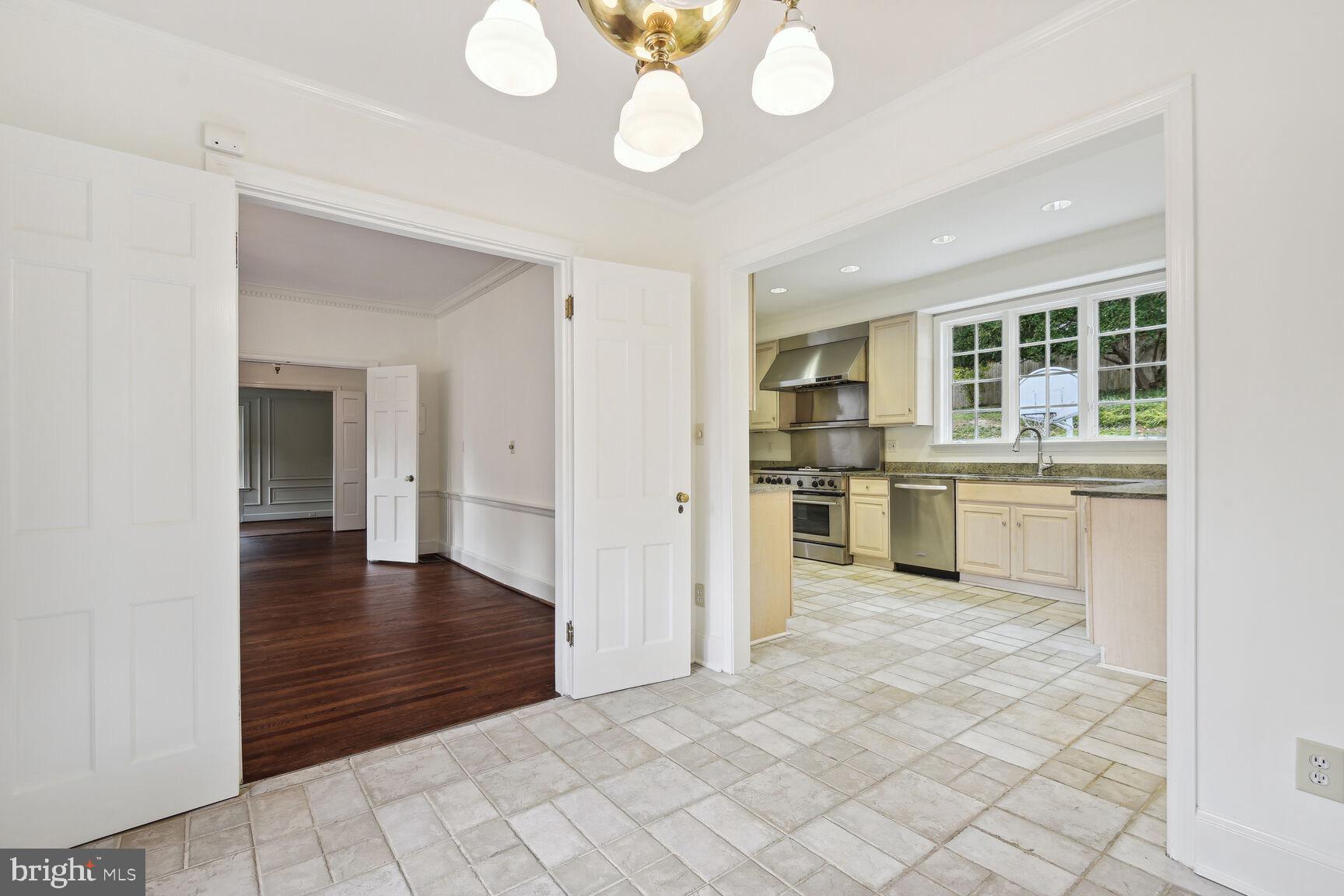 SPRING VALLEY - Residential