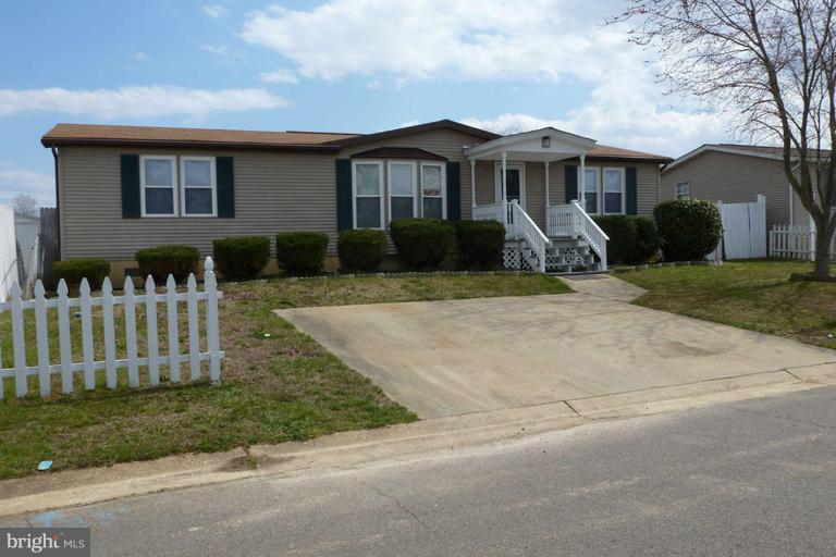 Freshly painted and new carpet through out.  This lovely 3 bedroom 2 bath rambler is located just minutes from the shopping center, base and town. The large deck is located in the privacy fenced in back yard.  Lots of cabinet space in the kitchen.