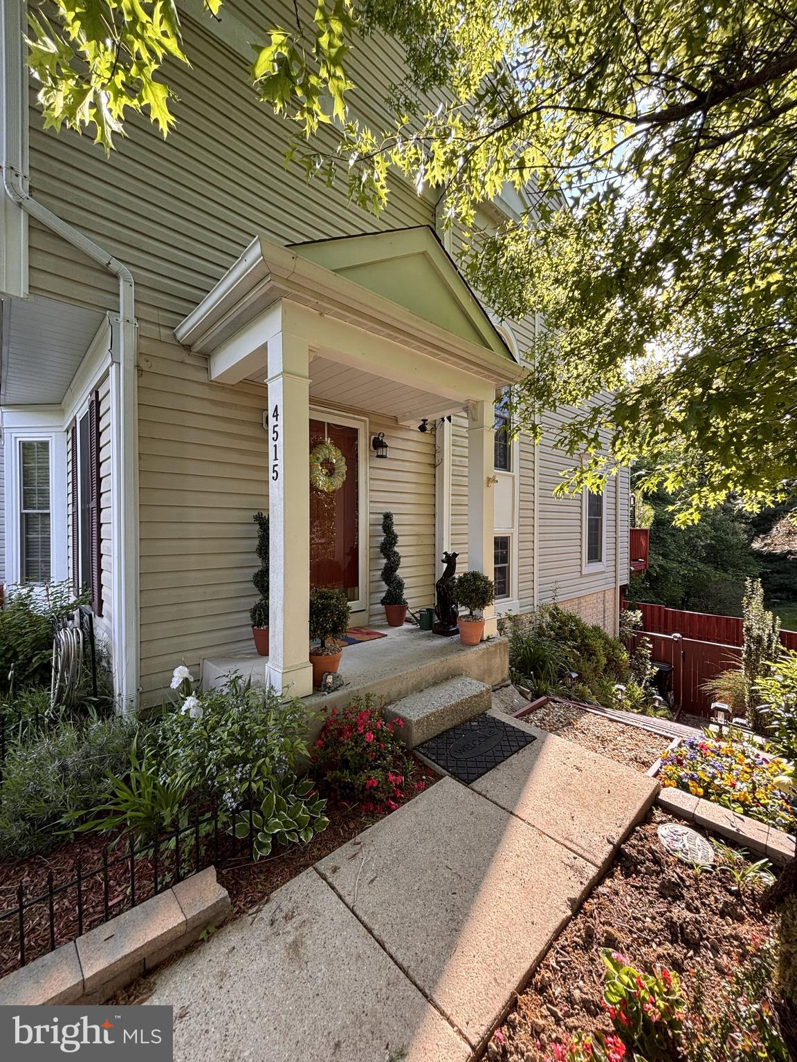 THE VILLAGES OF LYONSFIELD RUN - Residential
