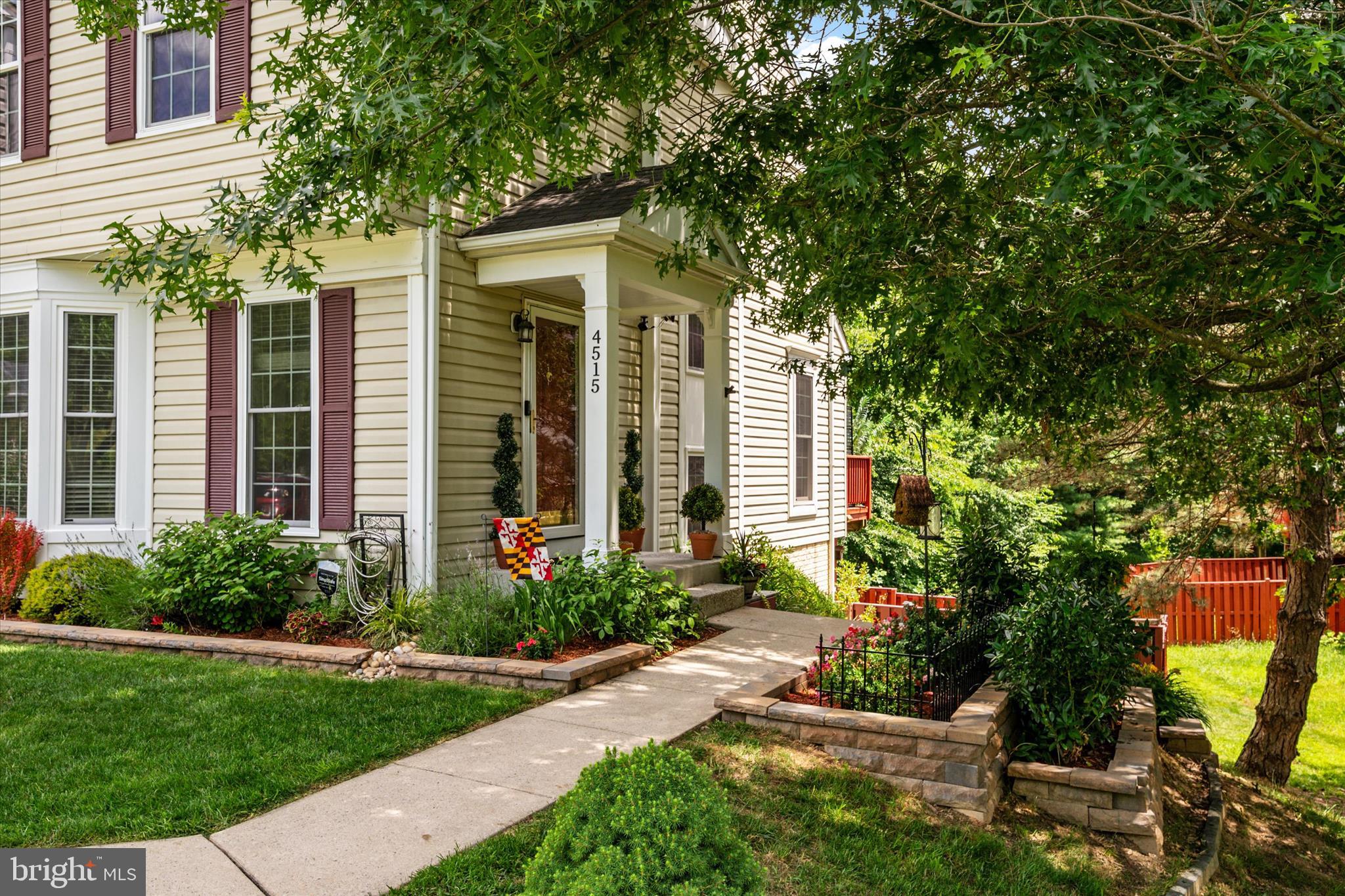 THE VILLAGES OF LYONSFIELD RUN - Residential