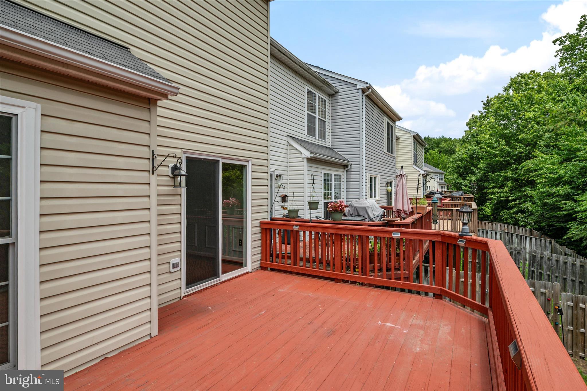 THE VILLAGES OF LYONSFIELD RUN - Residential