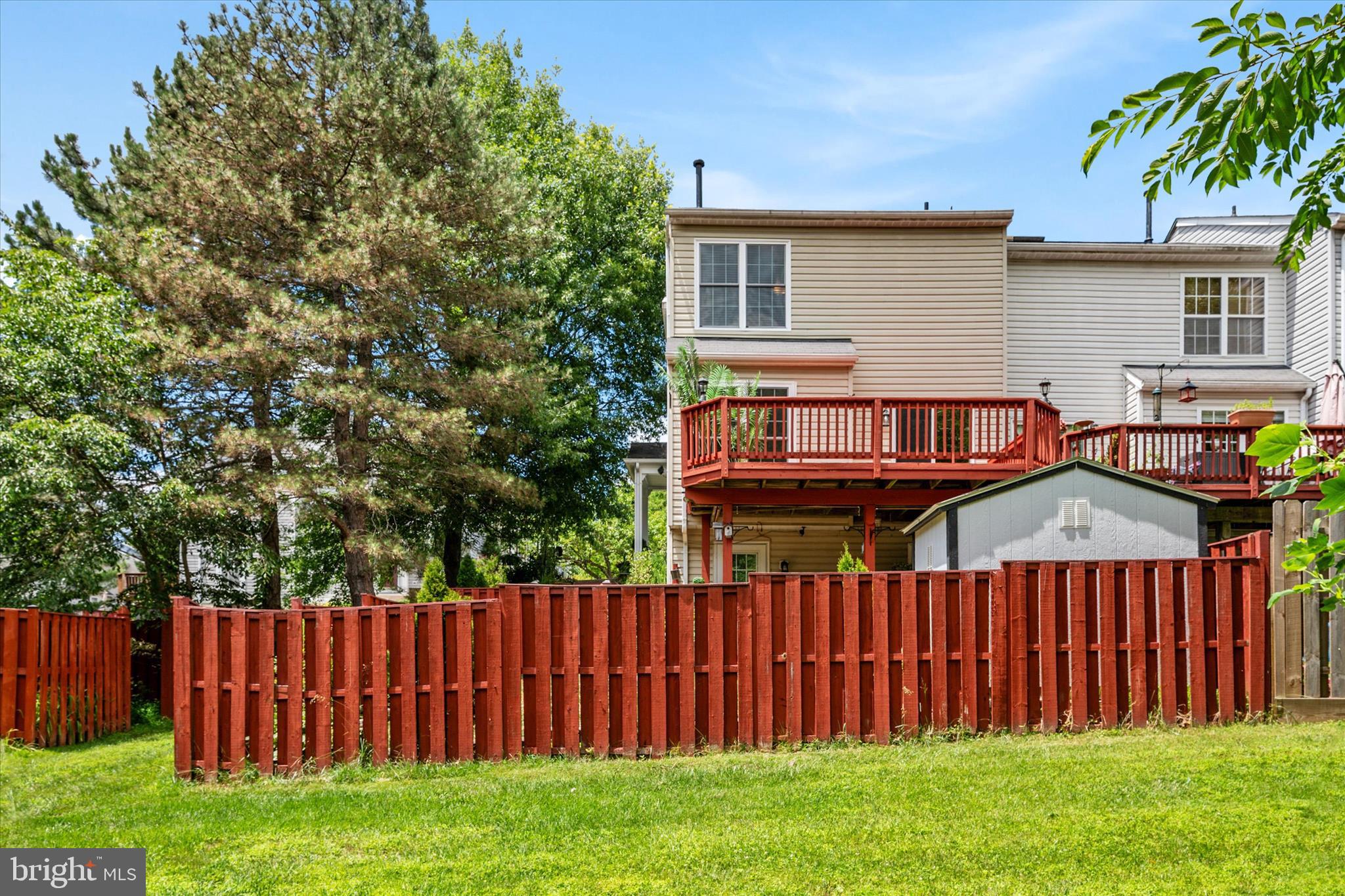 THE VILLAGES OF LYONSFIELD RUN - Residential
