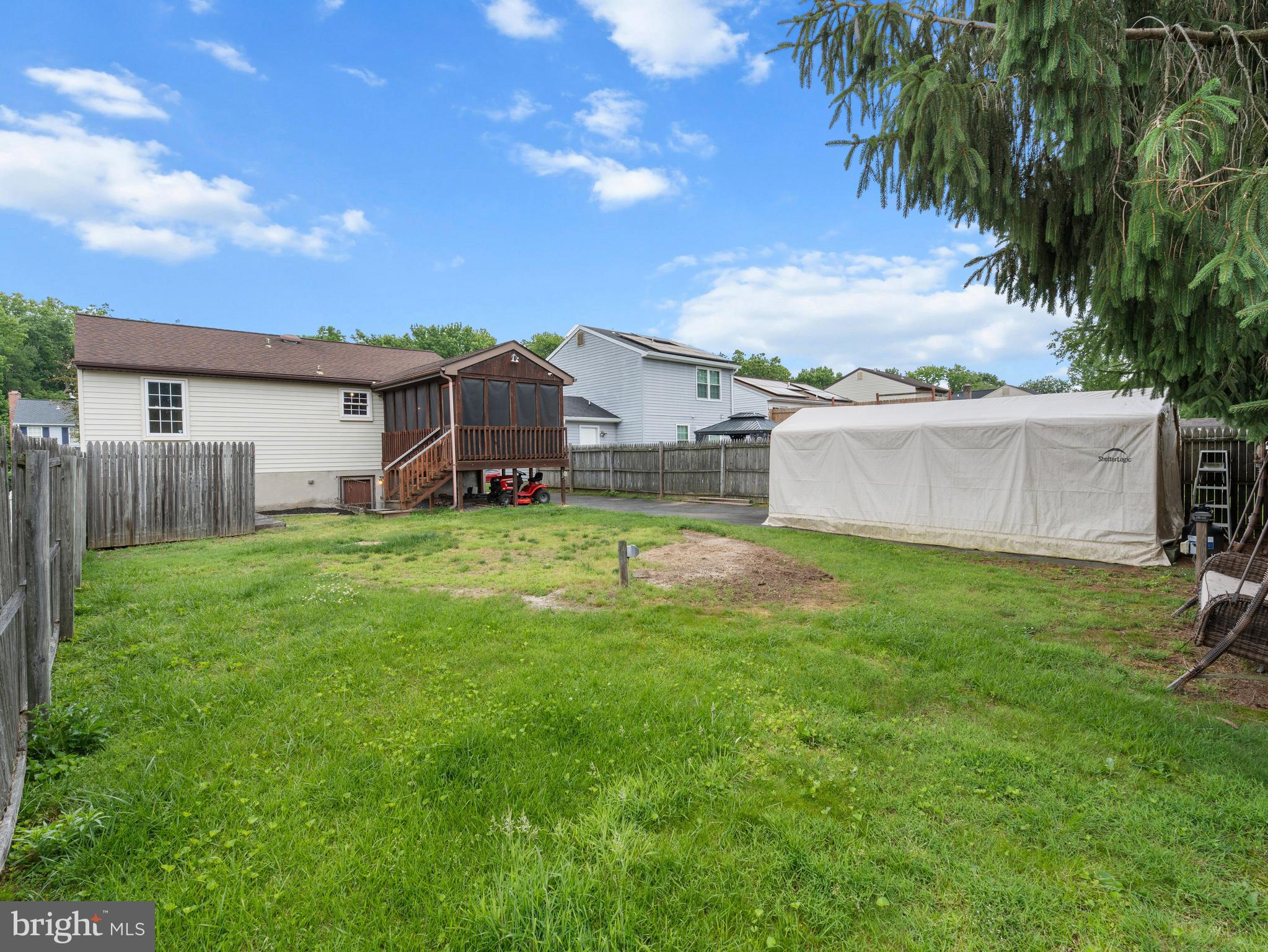 HARBOUR OAKS - Residential